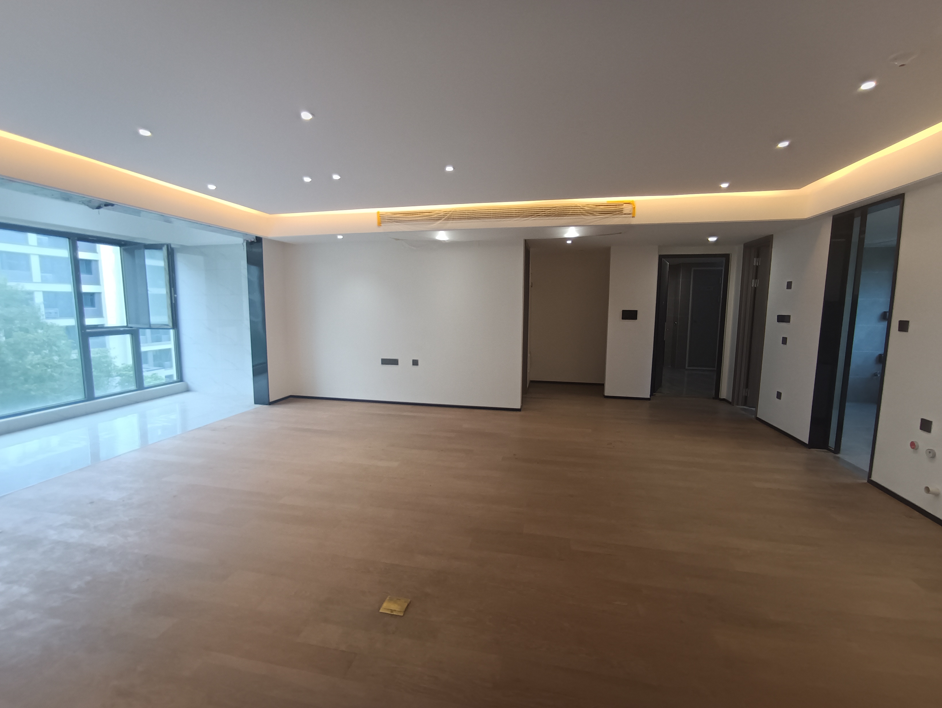万科翡翠公园 4室2厅2卫 136m²