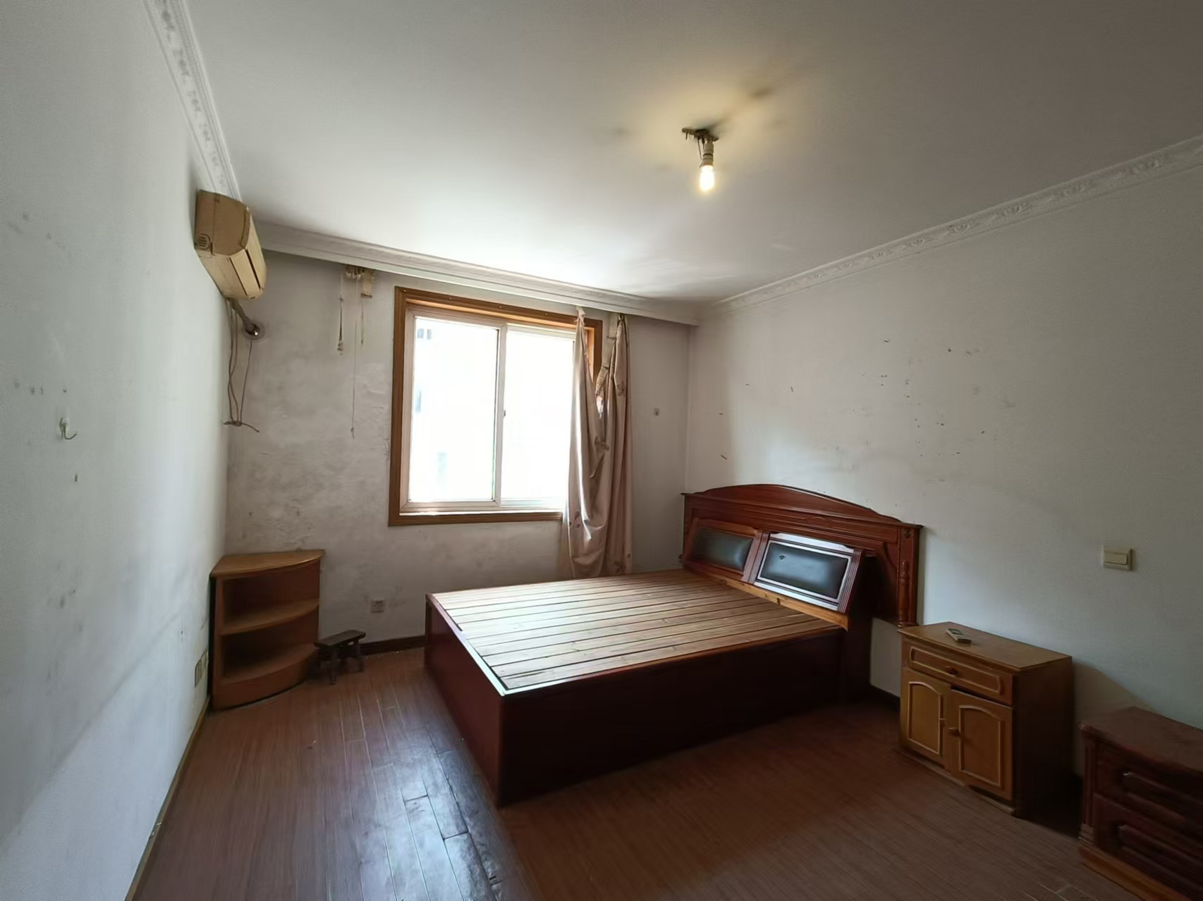 越江新村 4室2厅1卫 142.00m&sup2;