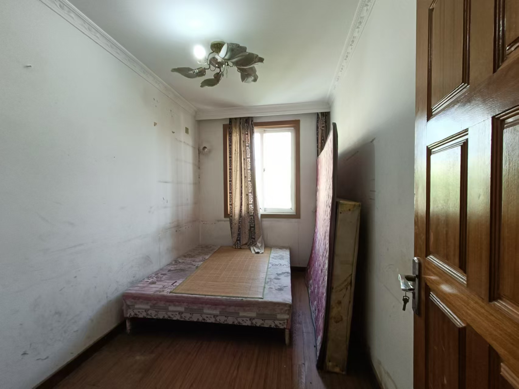 越江新村 4室2厅1卫 142.00m&sup2;