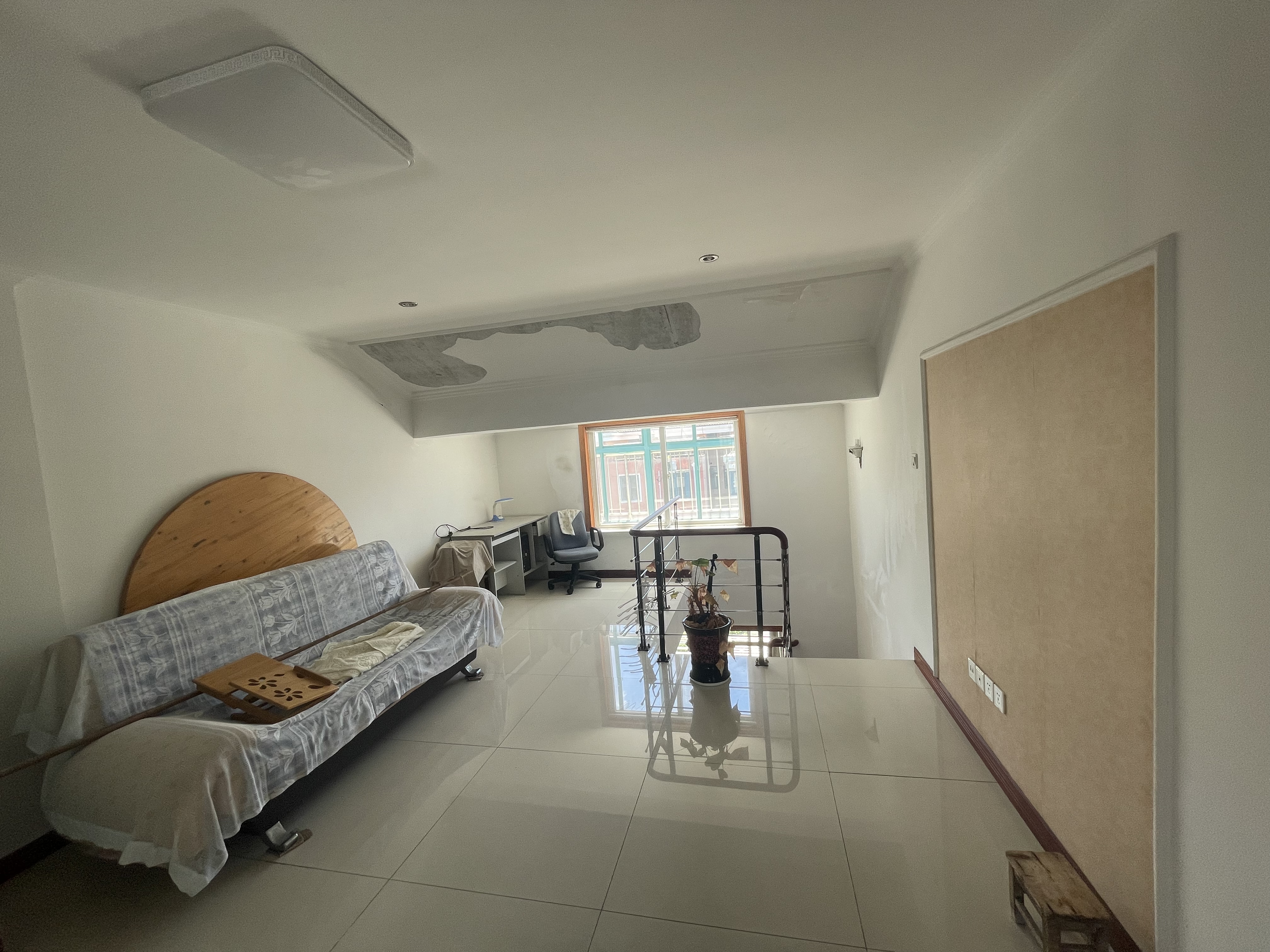 东晖花园 3室3厅2卫 136.00m&sup2;