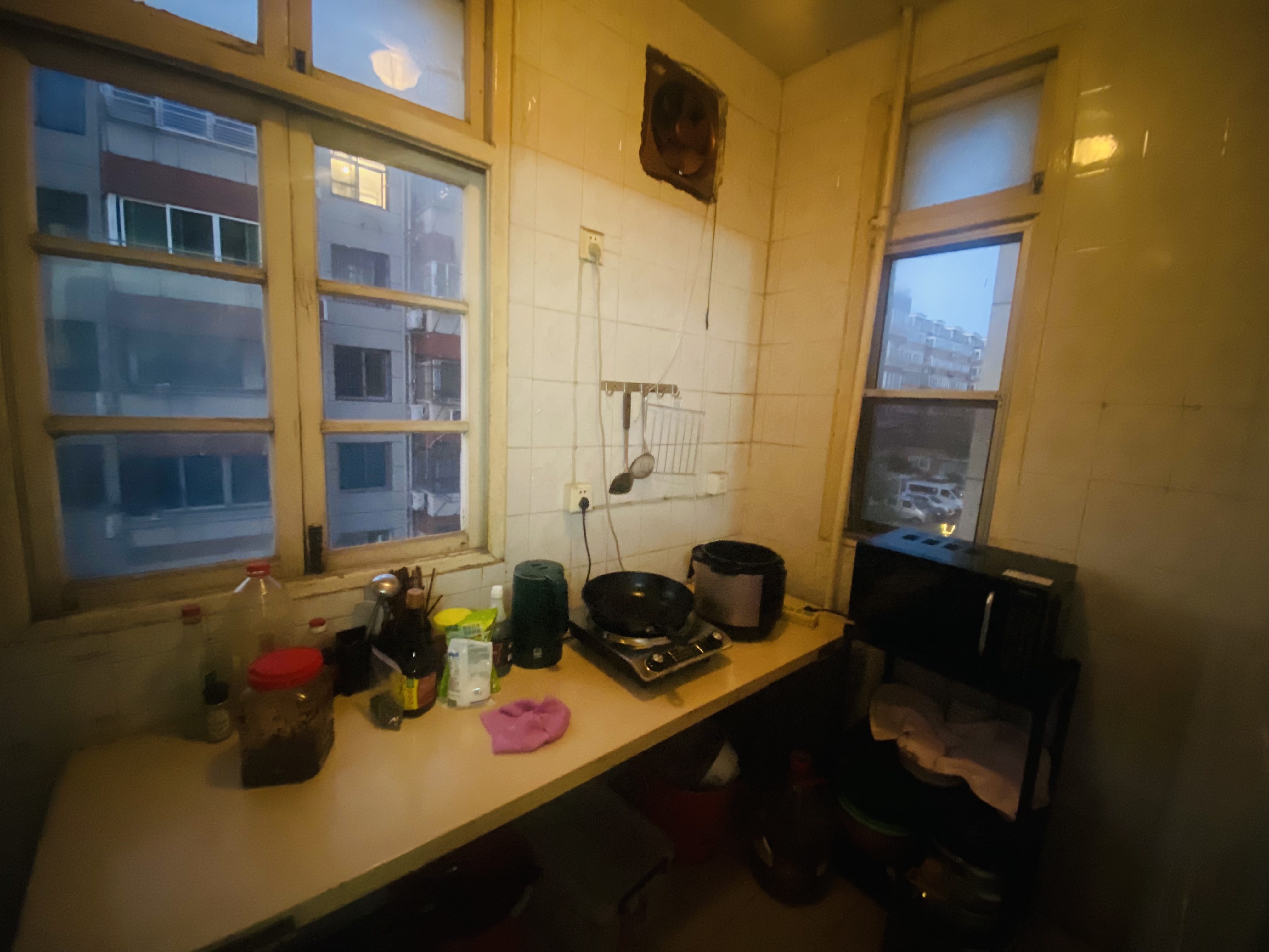 光明东村三期 1室1厅1卫 49.75m&sup2;