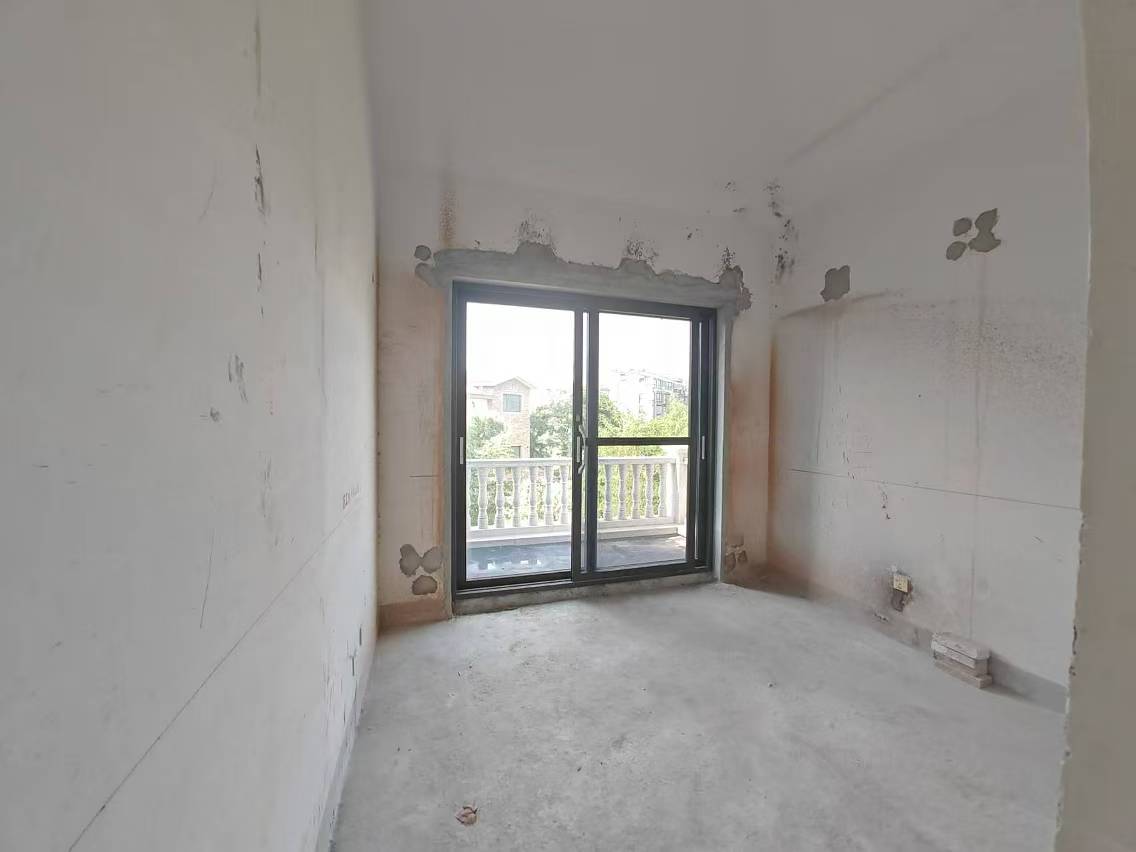 优山美地花园南区 4室3厅4卫 333m&sup2;