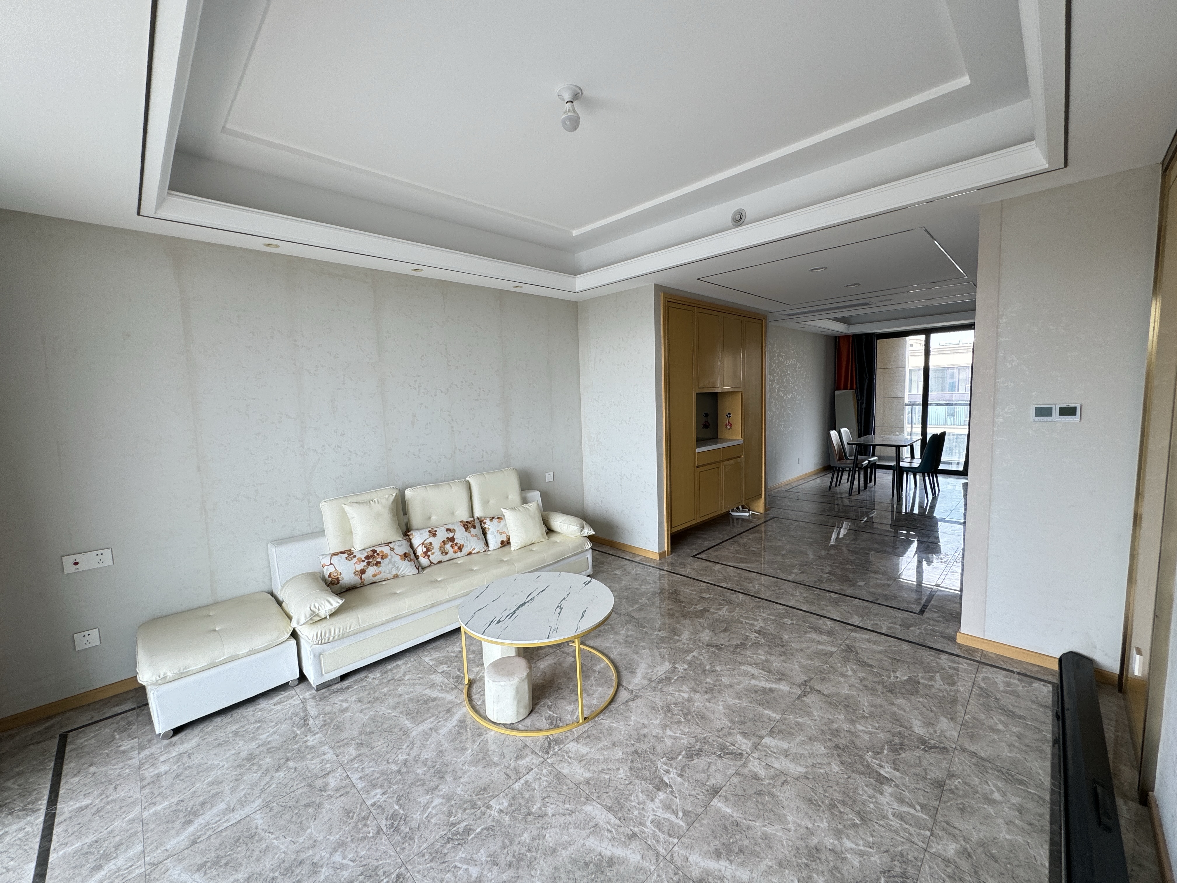 绿城沁园 4室2厅2卫 143m&sup2;