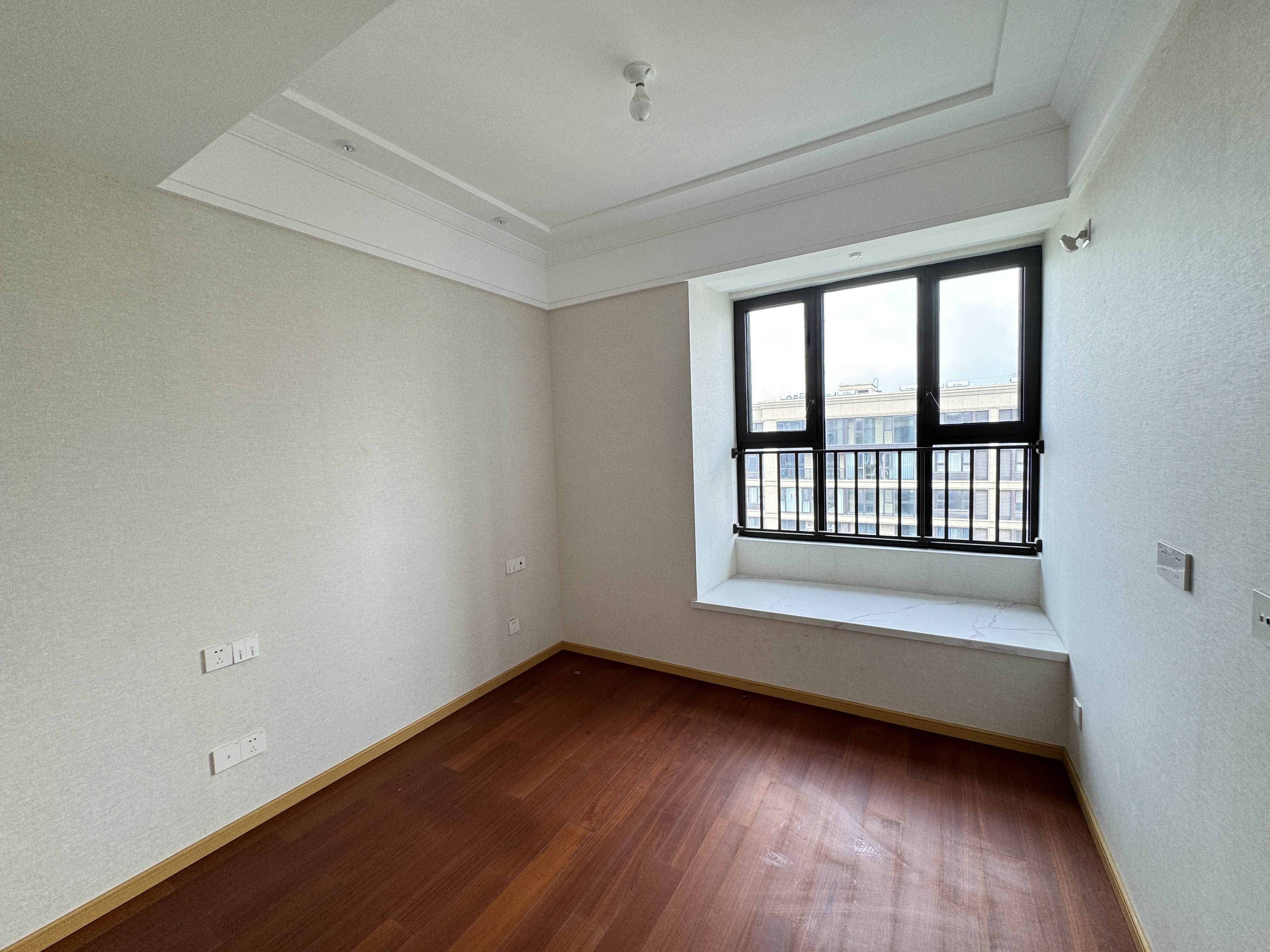 绿城沁园 4室2厅2卫 143m&sup2;