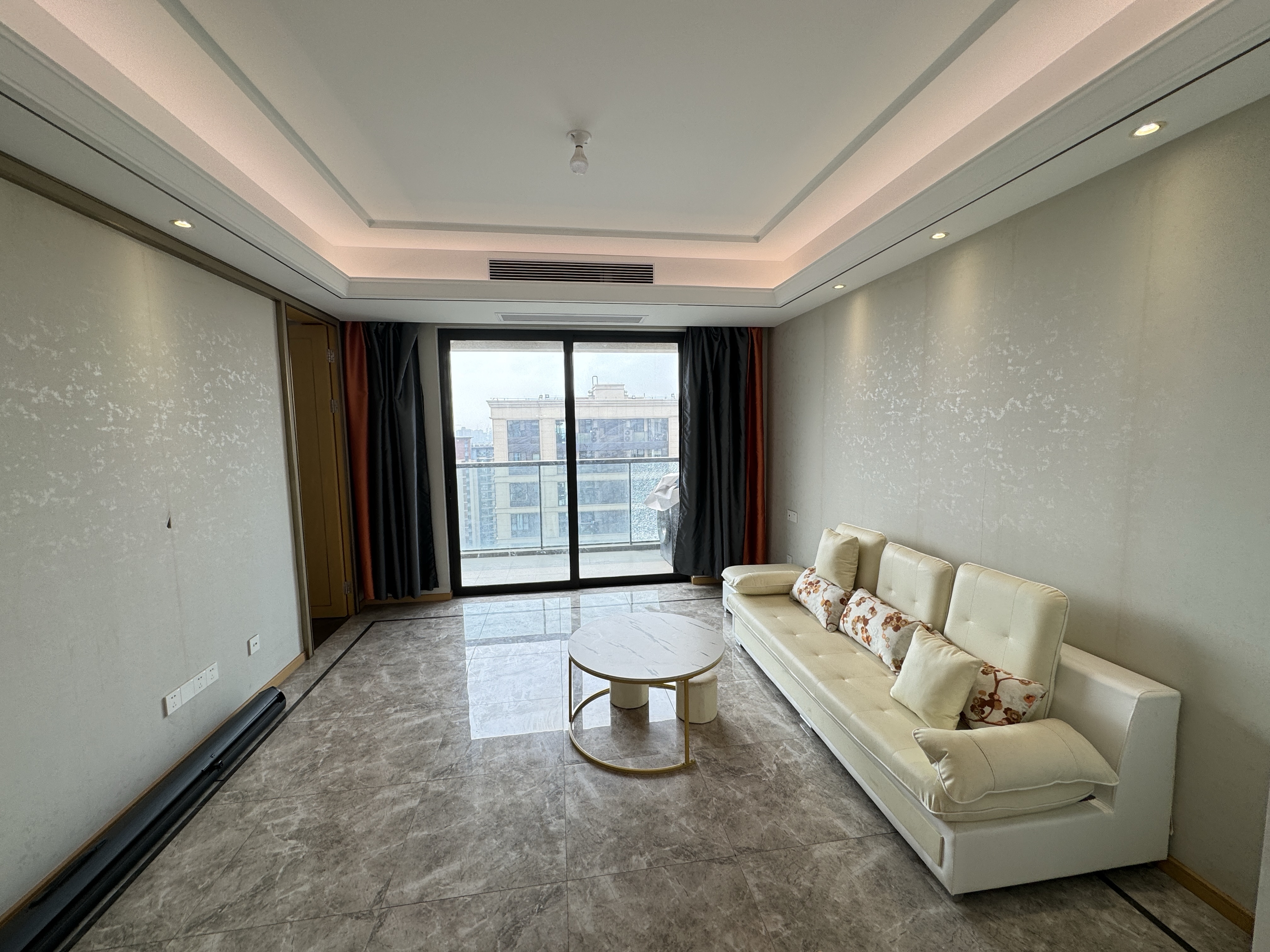 绿城沁园 4室2厅2卫 143m&sup2;