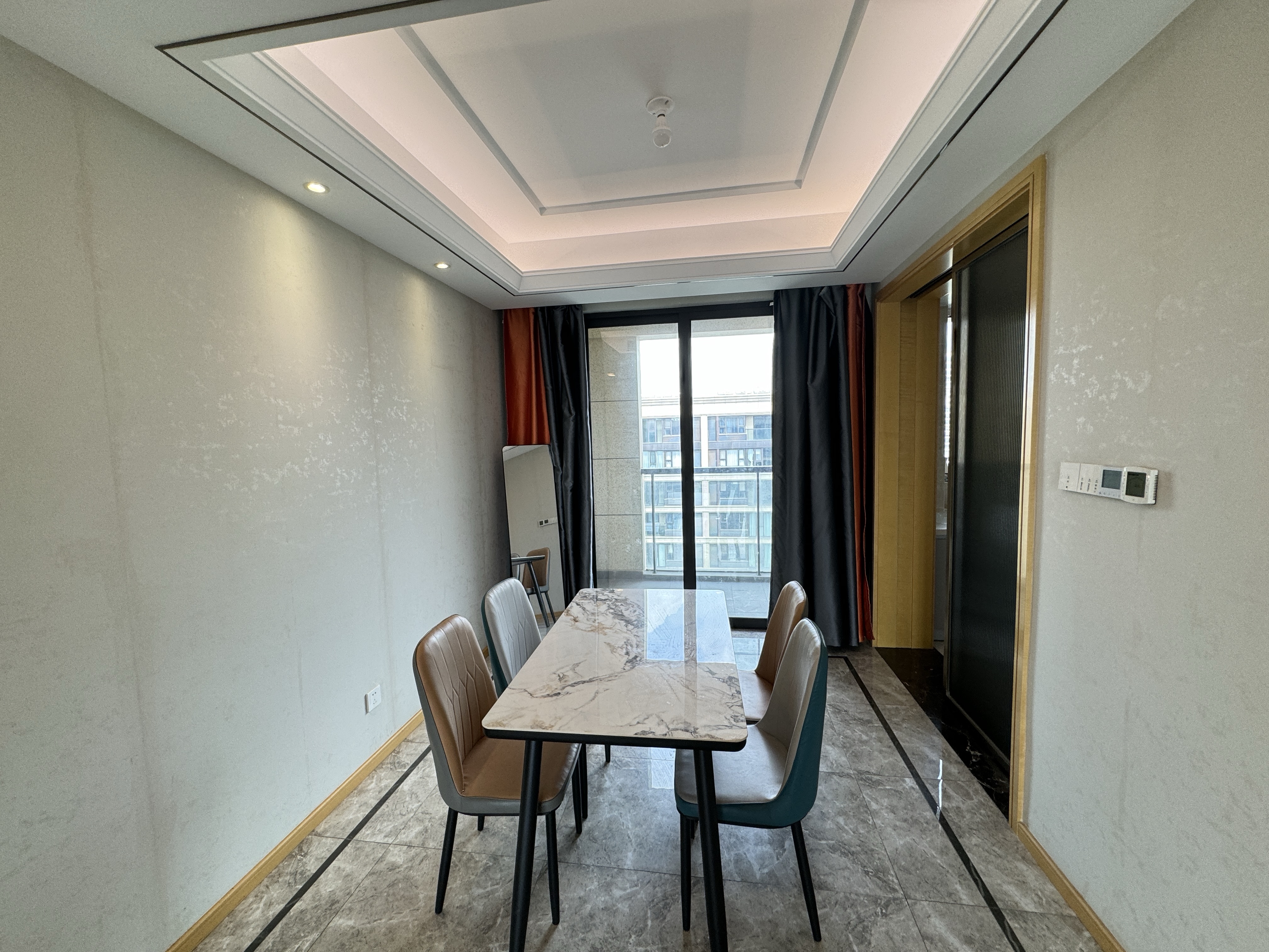 绿城沁园 4室2厅2卫 143m&sup2;