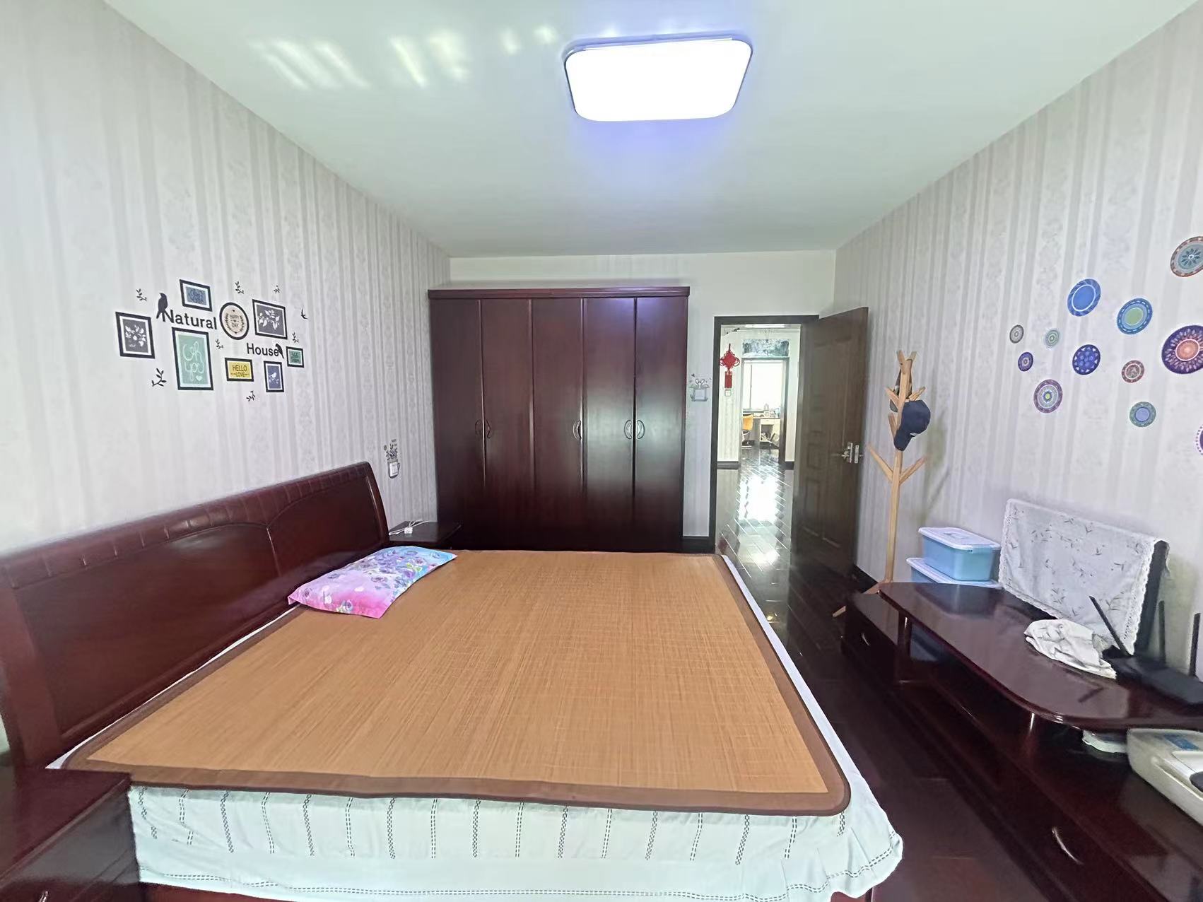都市华城 3室2厅1卫 125.83m&sup2;