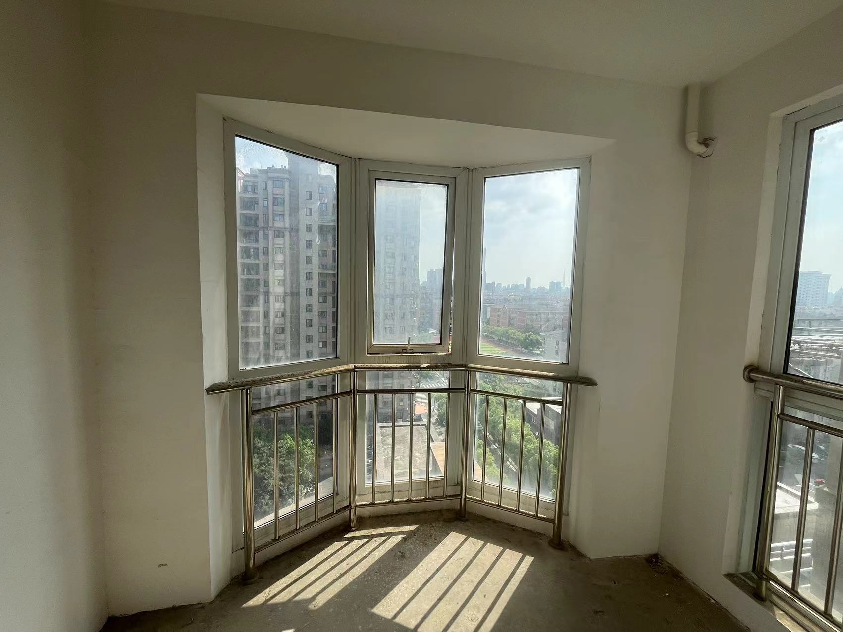 天龙逸园 2室1厅1卫 94m&sup2;