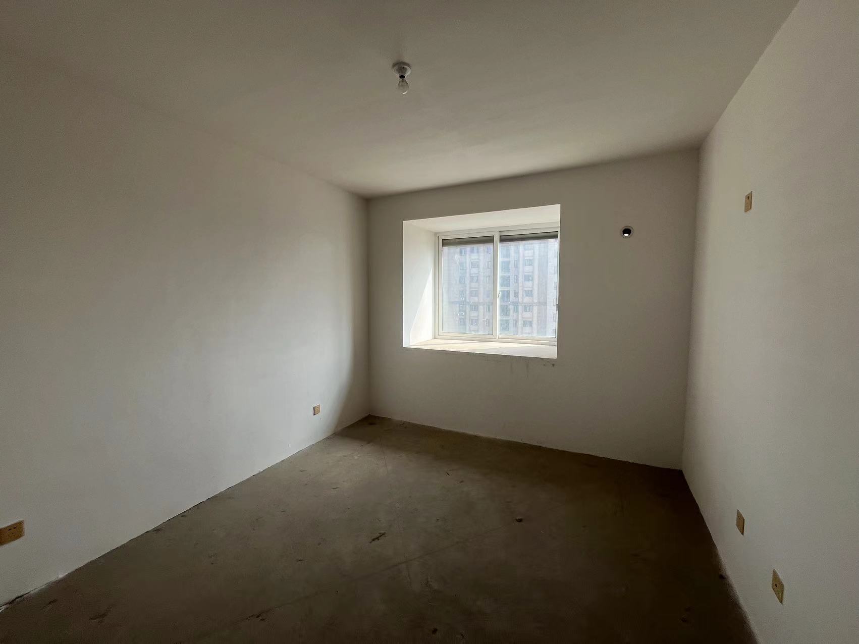 天龙逸园 2室1厅1卫 94m&sup2;