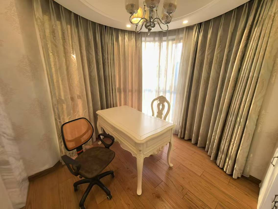 益兴名流府 4室2厅2卫 172m&sup2;