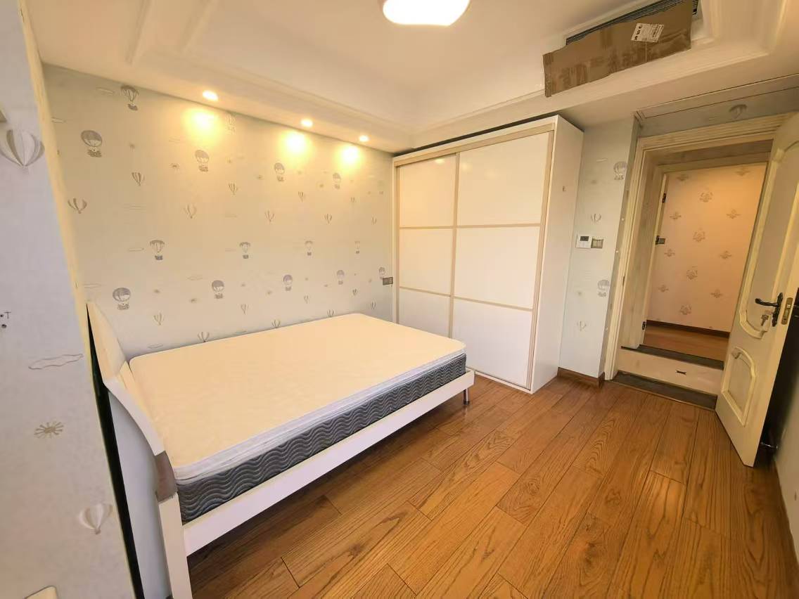 益兴名流府 4室2厅2卫 172m&sup2;