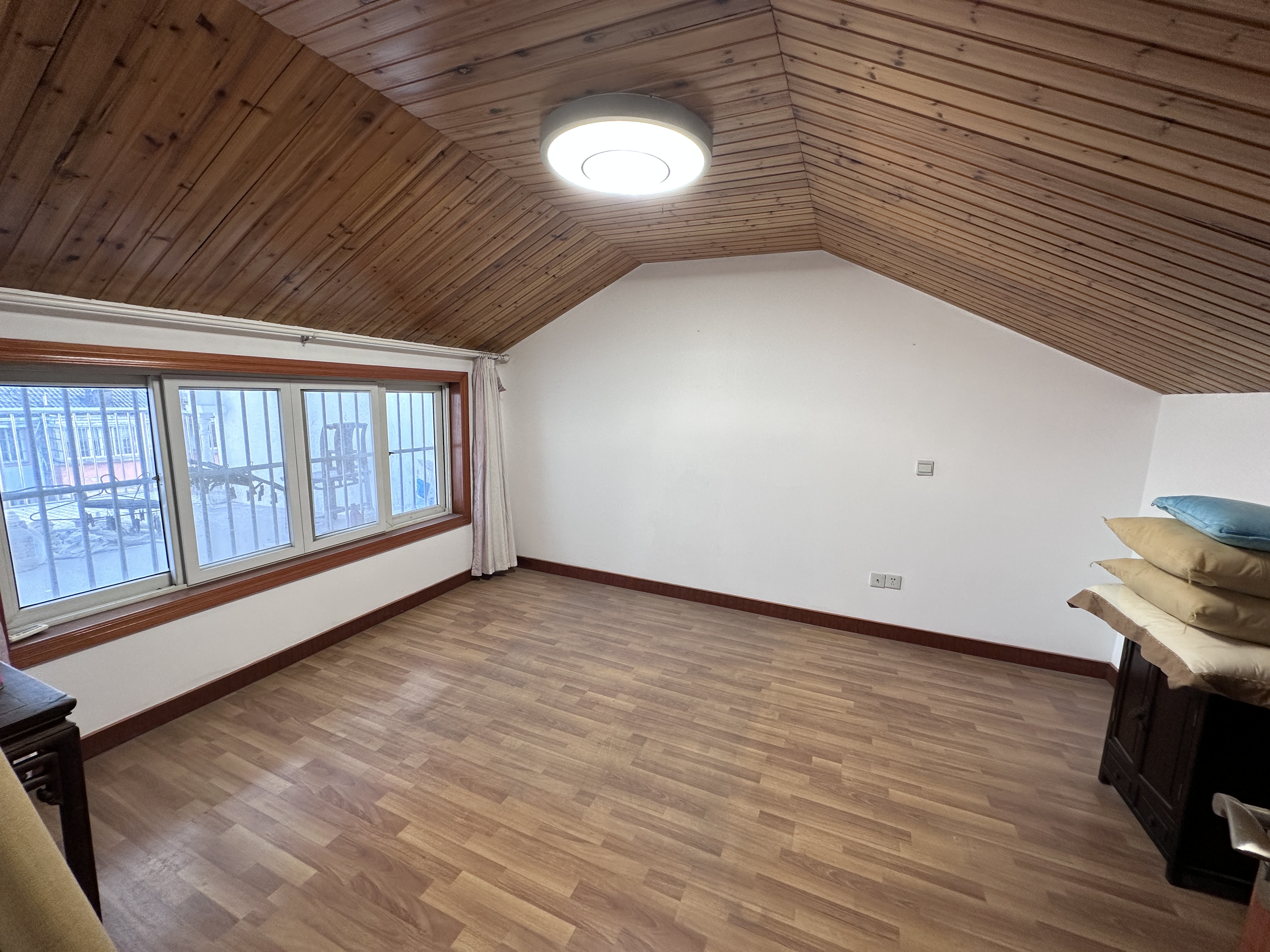 怡园北村南区 3室2厅1卫 125m&sup2;