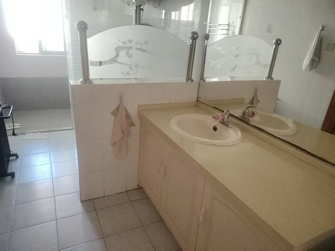 郭里园 3室2厅1卫 139.2m&sup2;