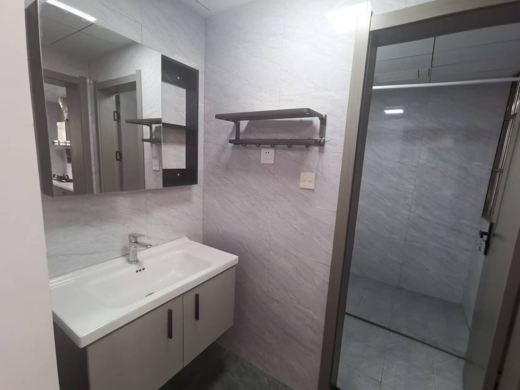 源兴花苑南区 3室2厅1卫 105m&sup2;
