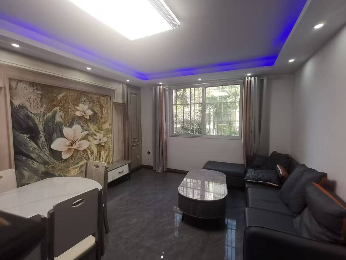 源兴花苑南区 3室2厅1卫 105m&sup2;