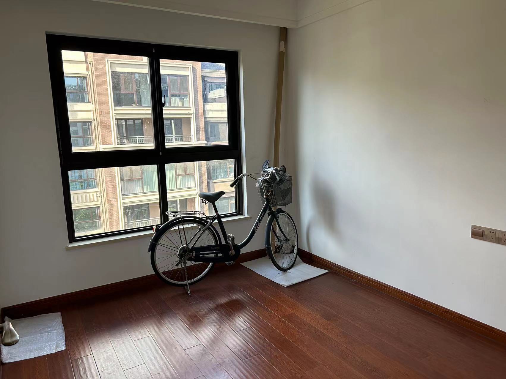林肯公园 3室2厅2卫 124m&sup2;