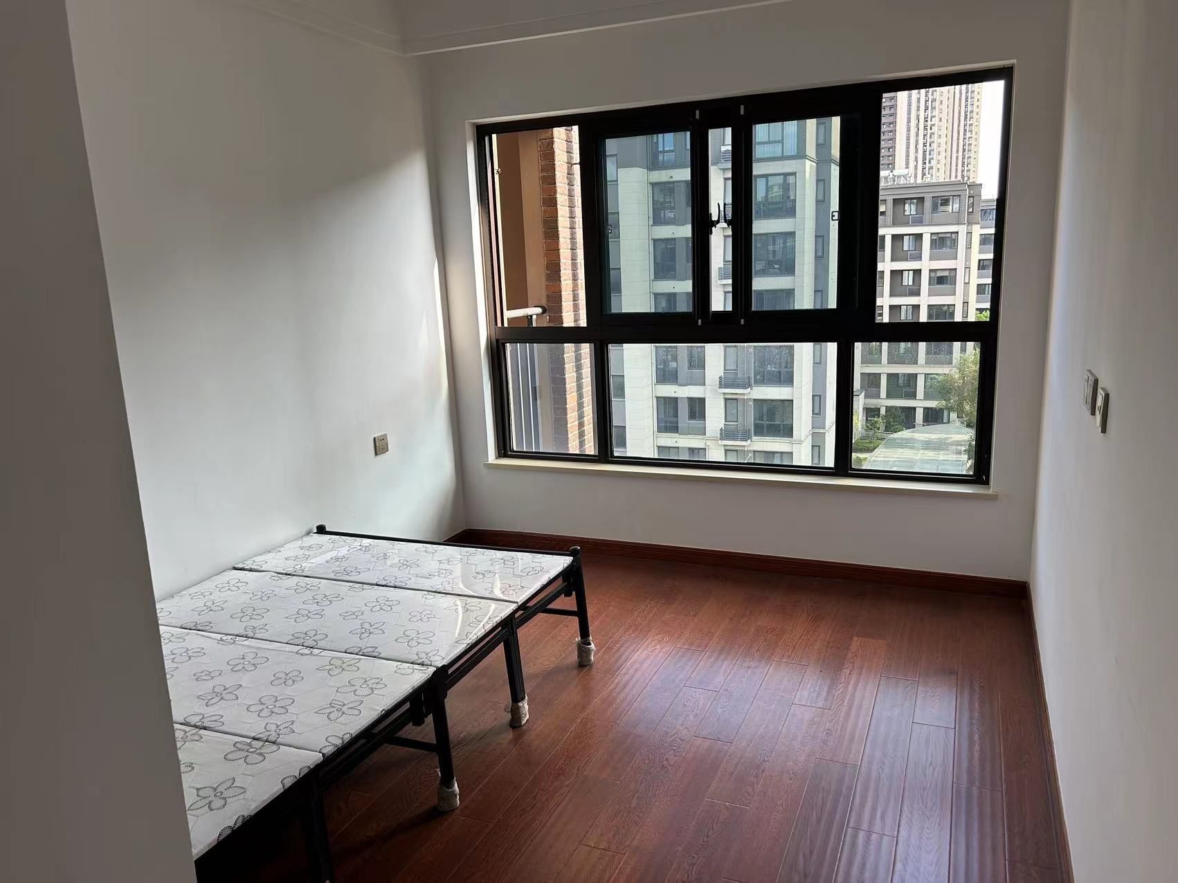 林肯公园 3室2厅2卫 124m&sup2;