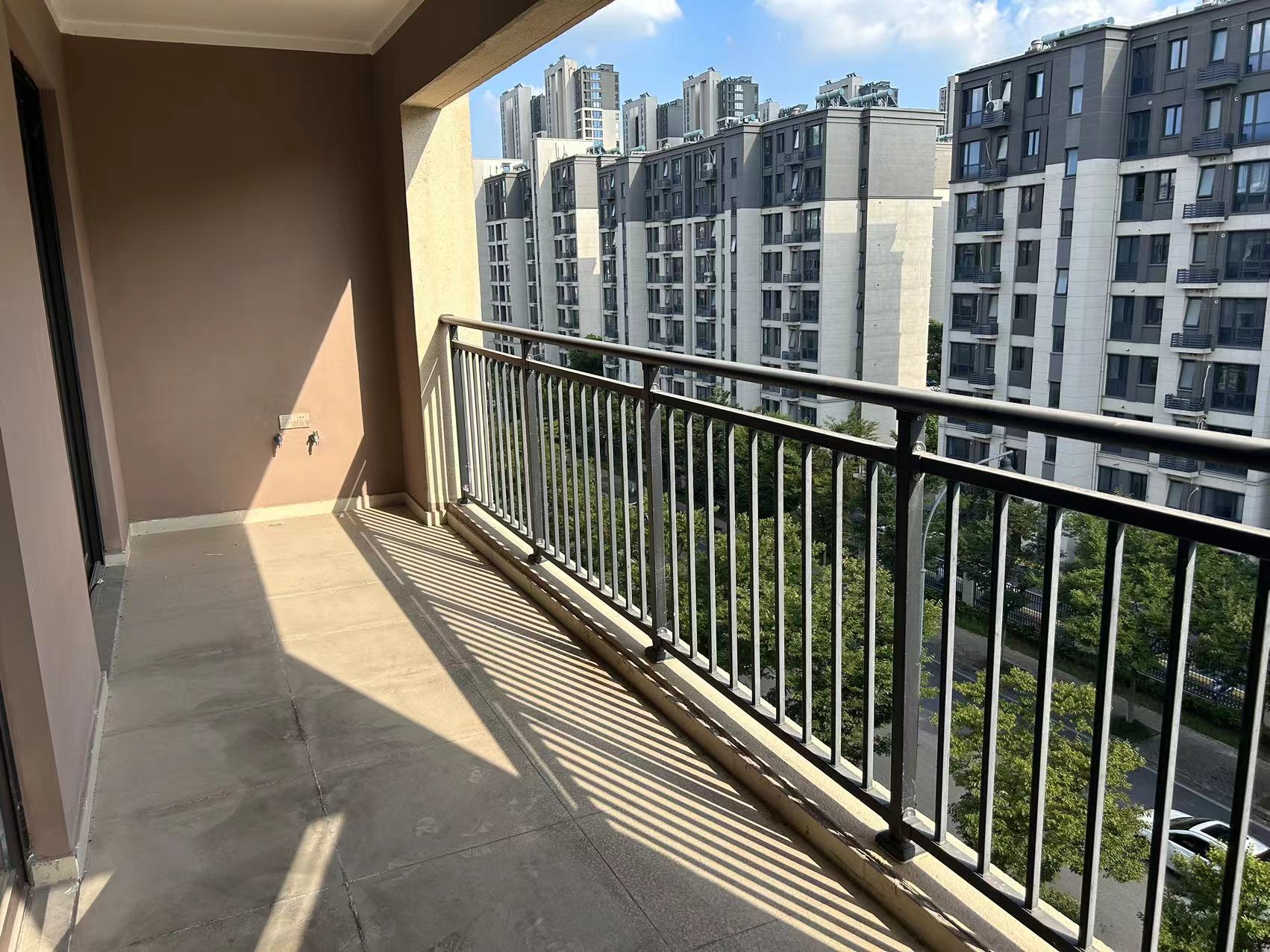 林肯公园 3室2厅2卫 124m&sup2;