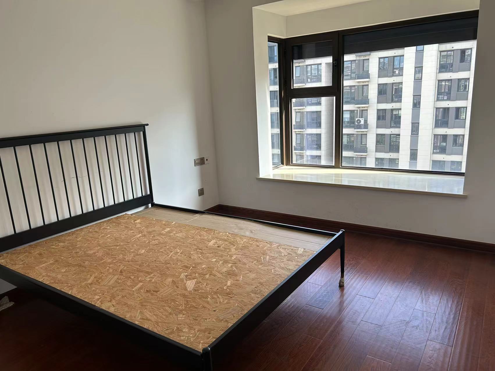 林肯公园 3室2厅2卫 124m&sup2;