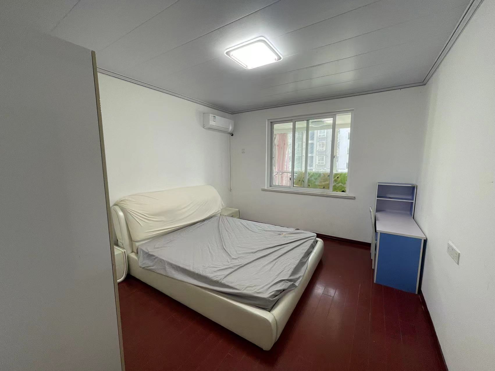 果园南苑 3室2厅2卫 130m&sup2;