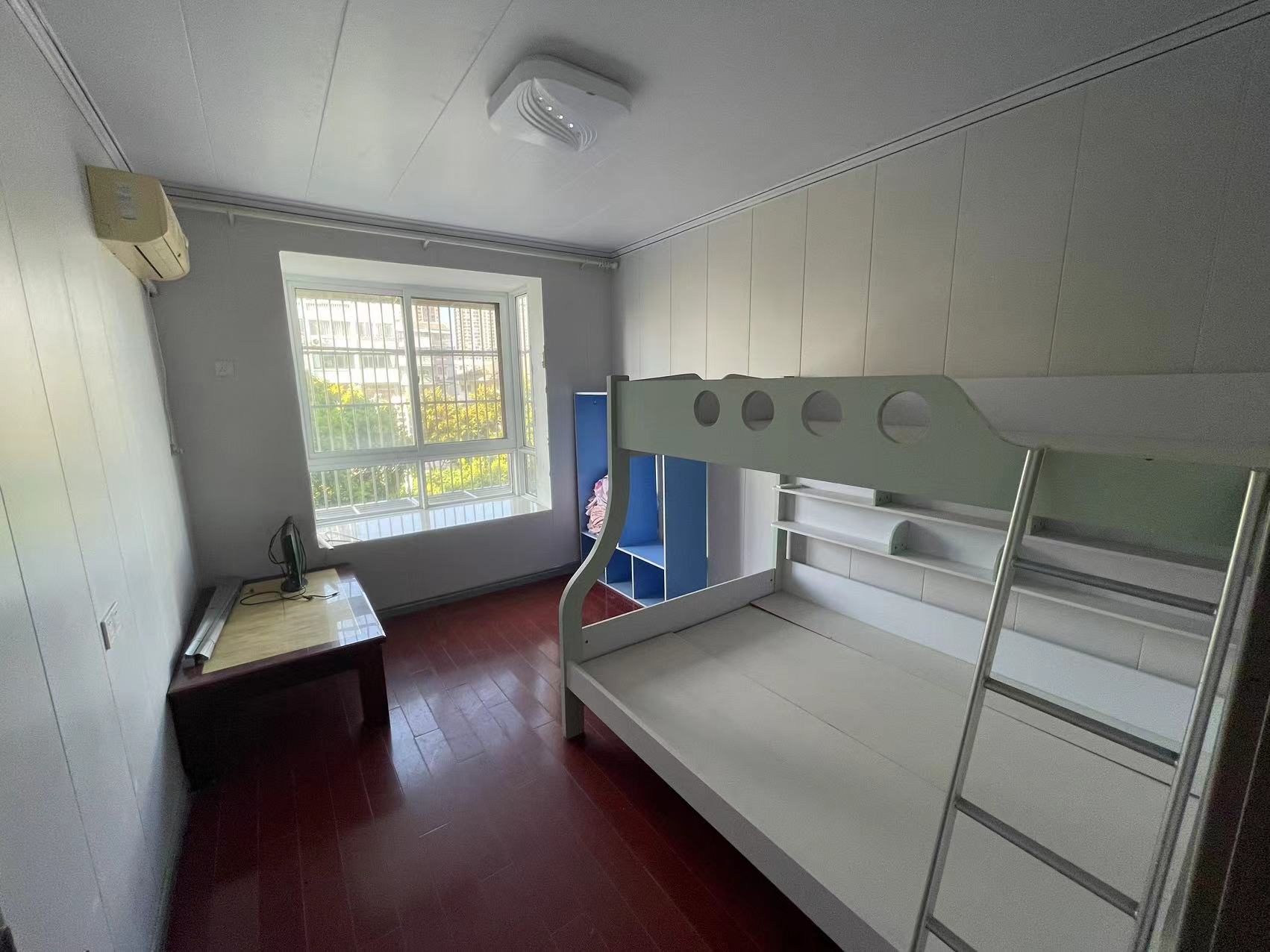 果园南苑 3室2厅2卫 130m&sup2;