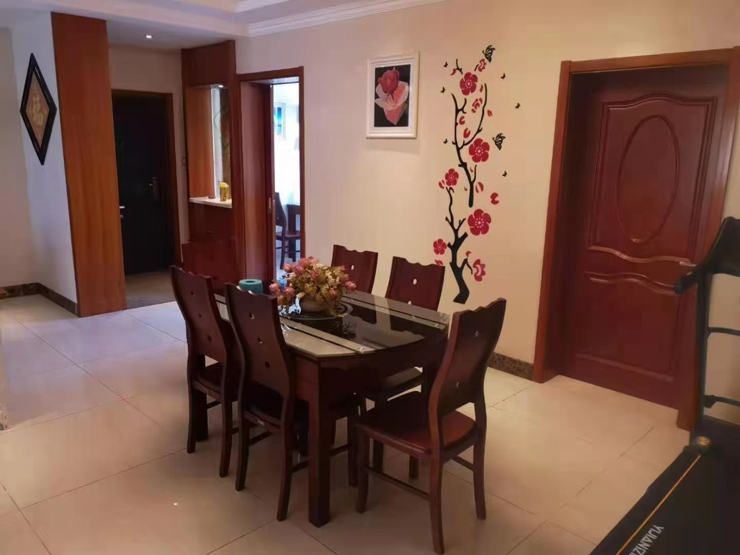华山花苑一期 3室2厅1卫 136m&sup2;
