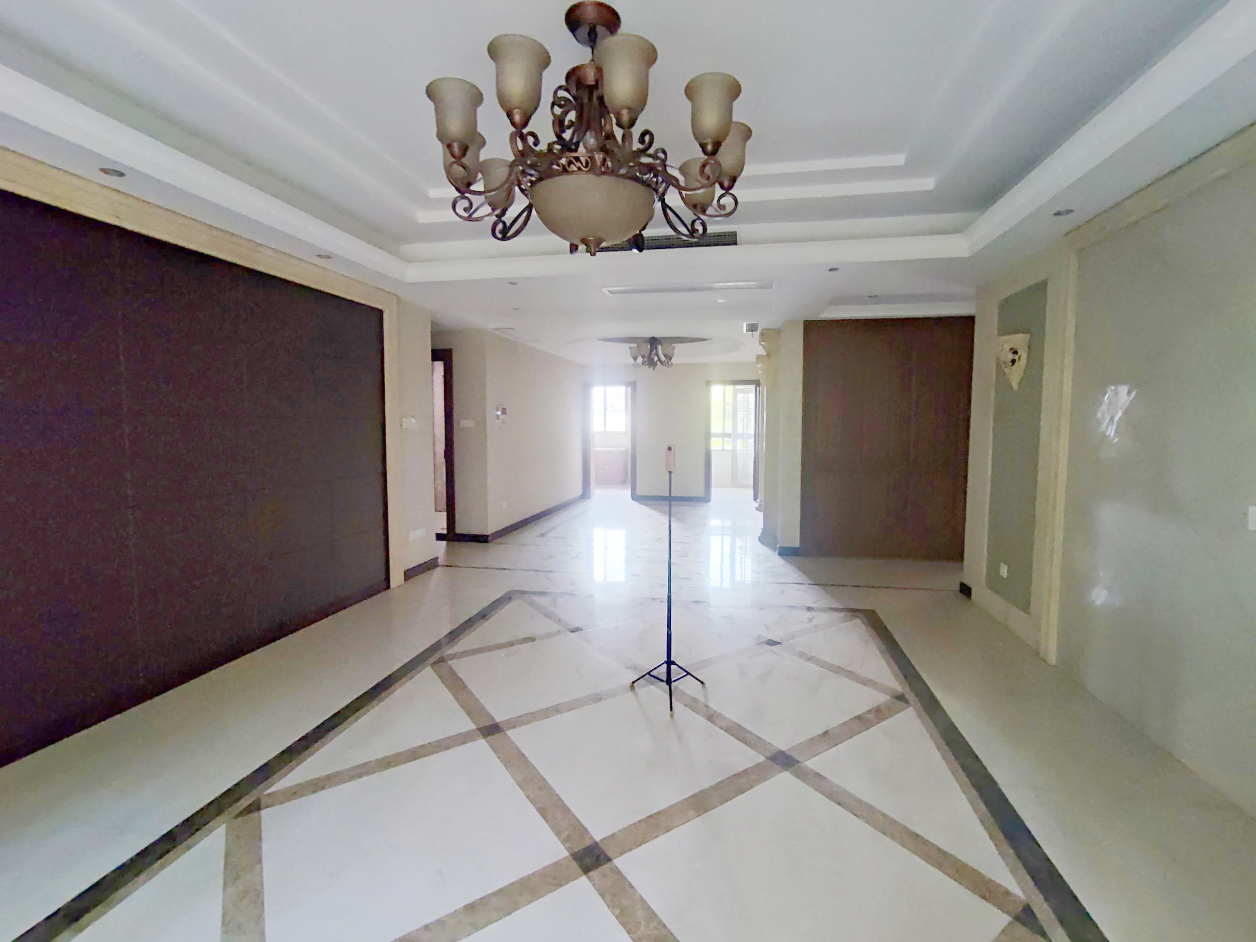 万濠华府 3室2厅2卫 194m²