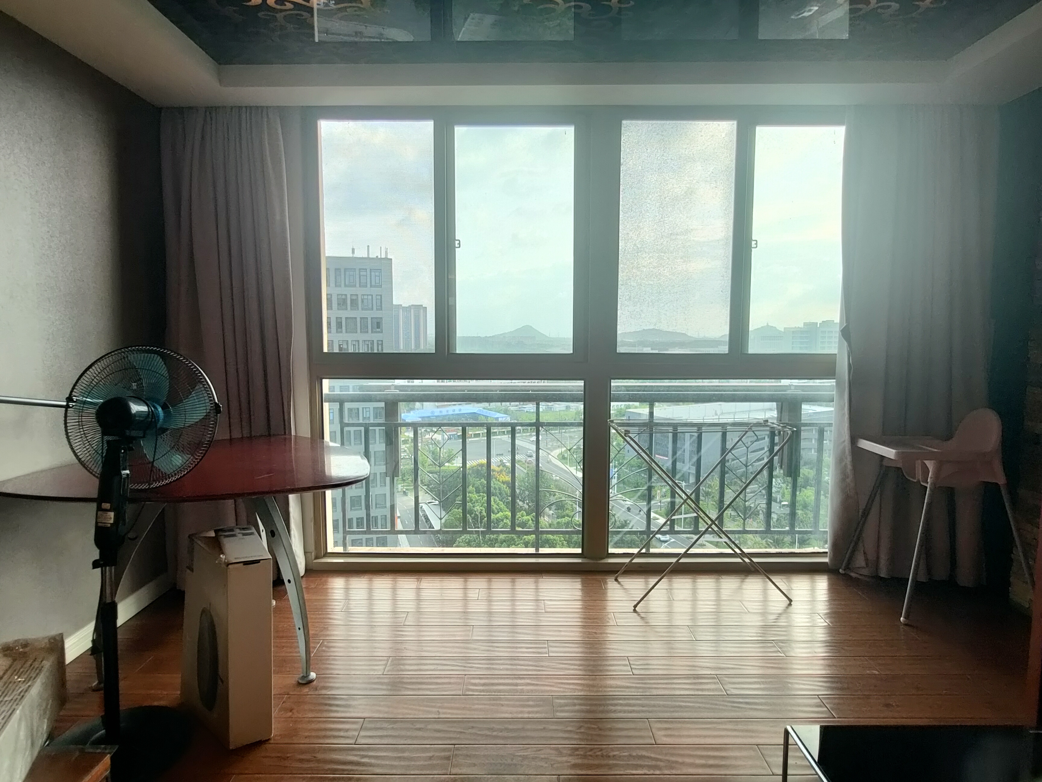 中南世纪花城一期 3室2厅1卫 130m&sup2;