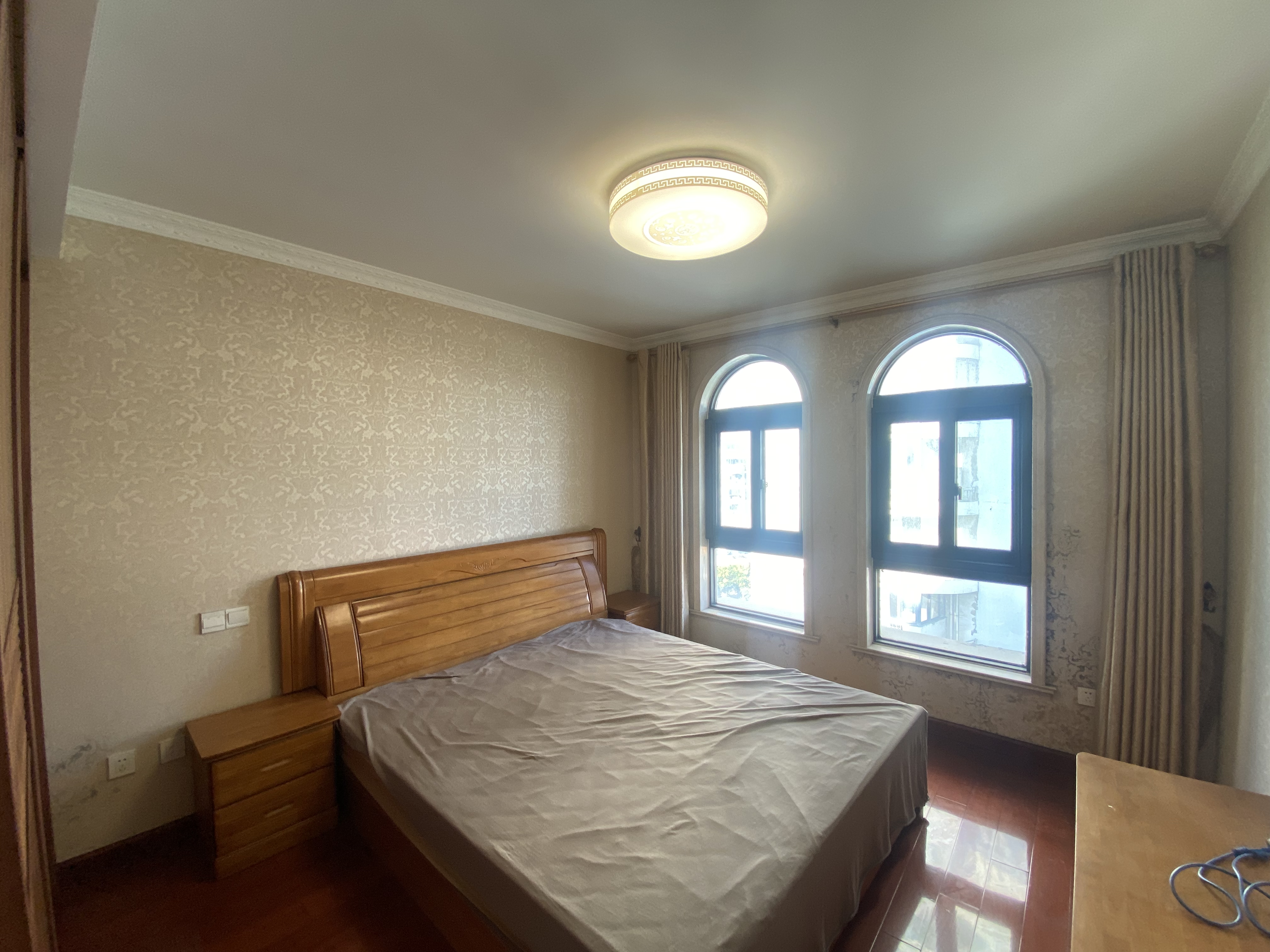 高迪晶城 3室2厅2卫 158m&sup2;