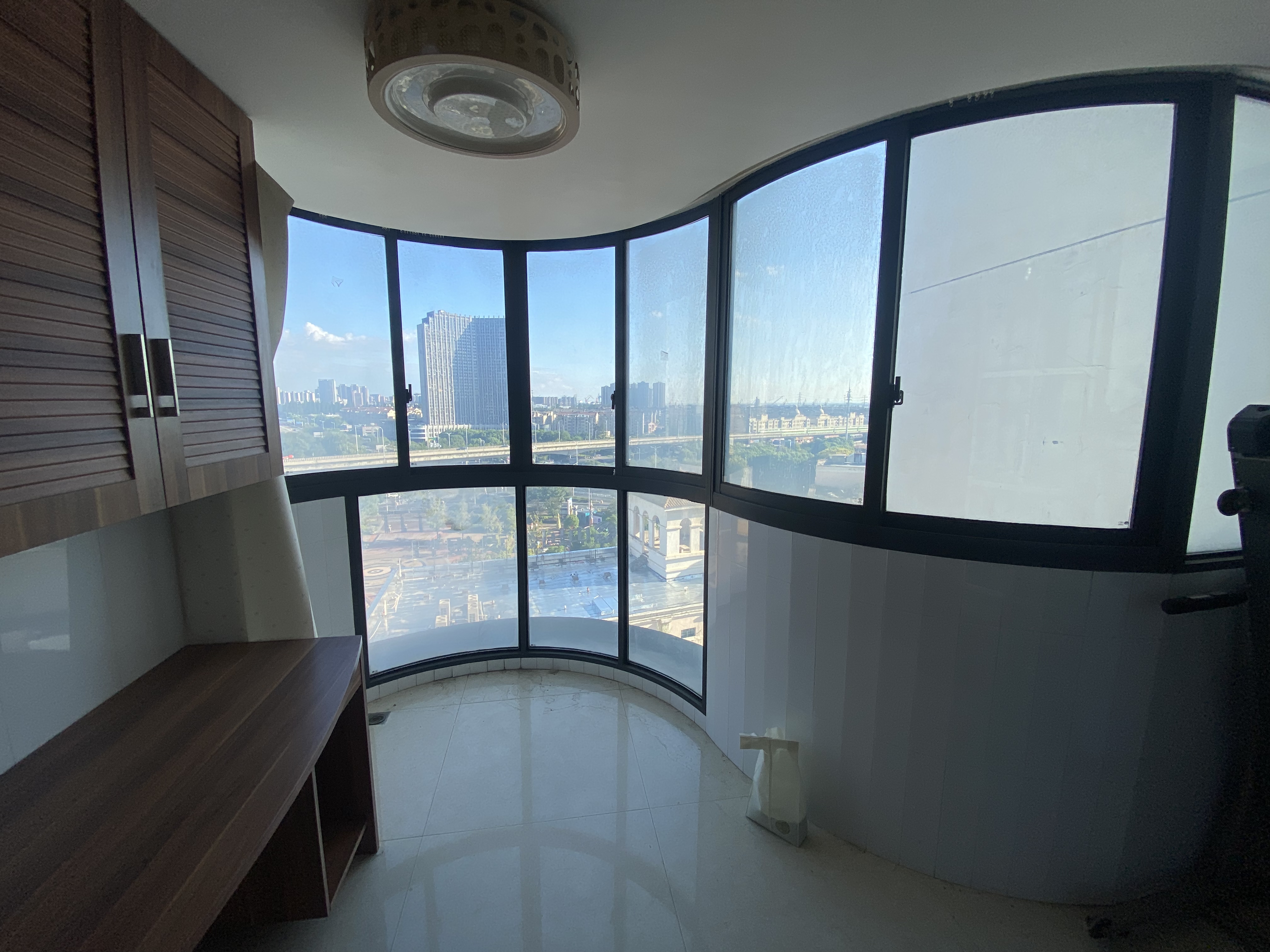高迪晶城 3室2厅2卫 158m&sup2;