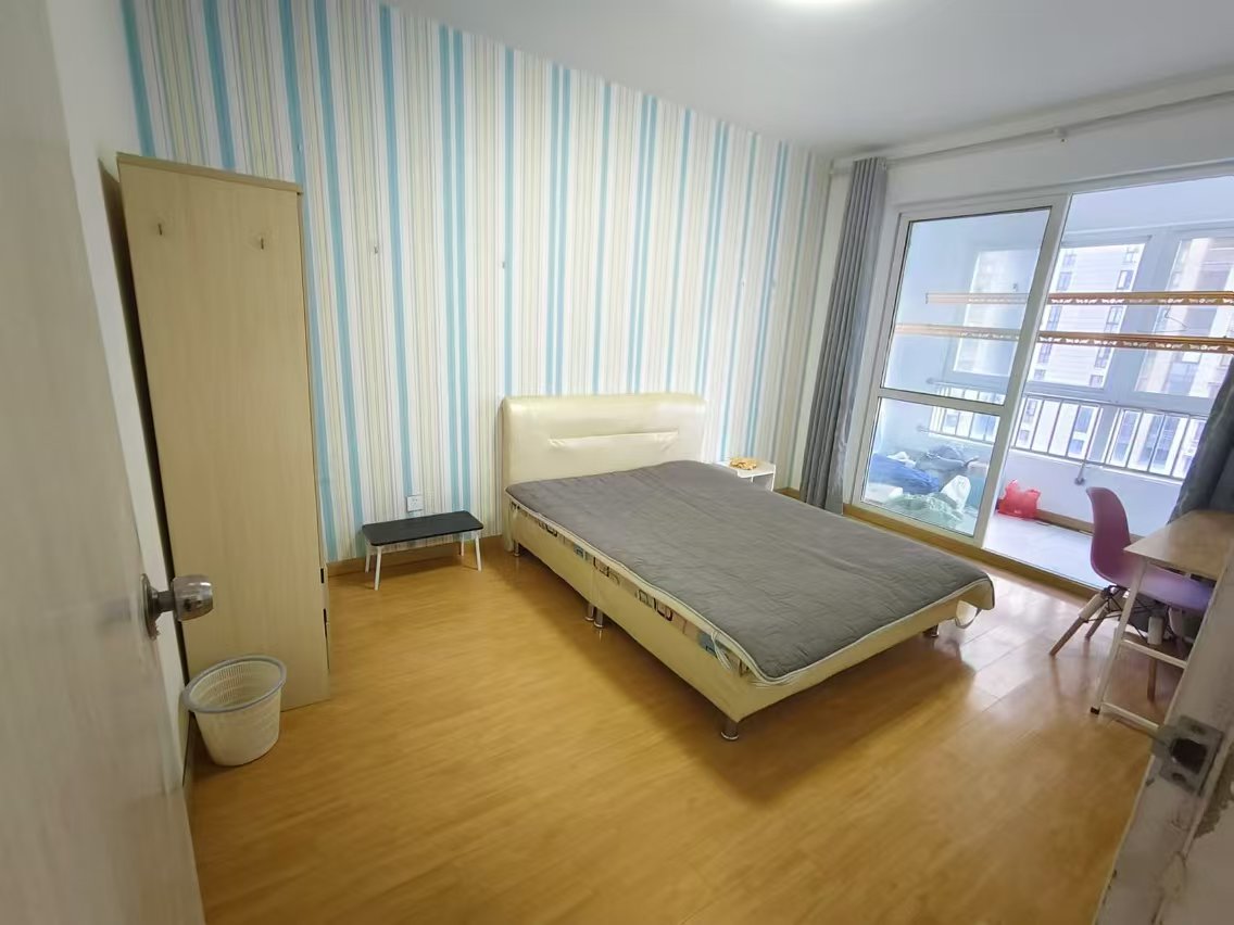 学士府 4室1厅1卫 130m&sup2;