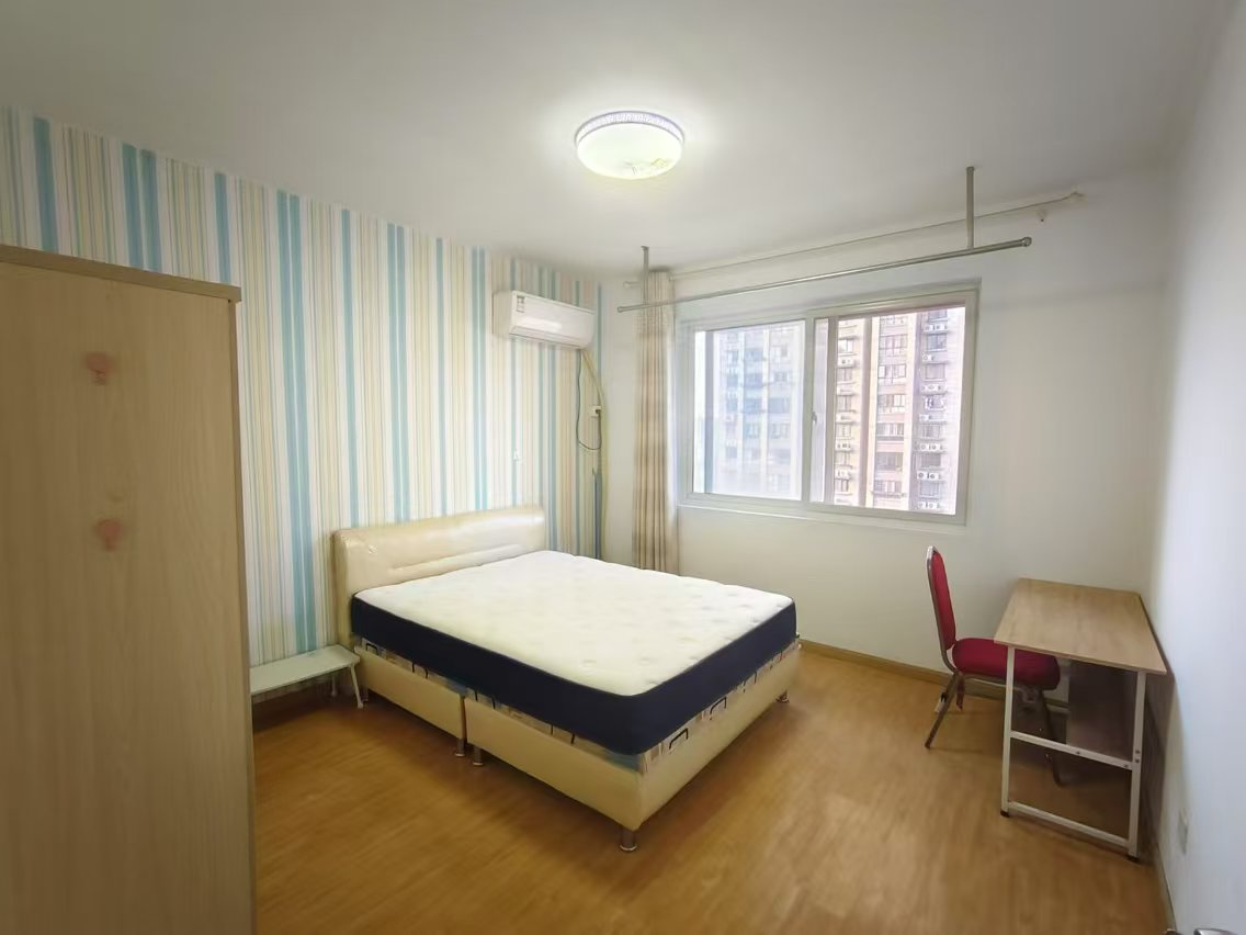 学士府 4室1厅1卫 130m&sup2;