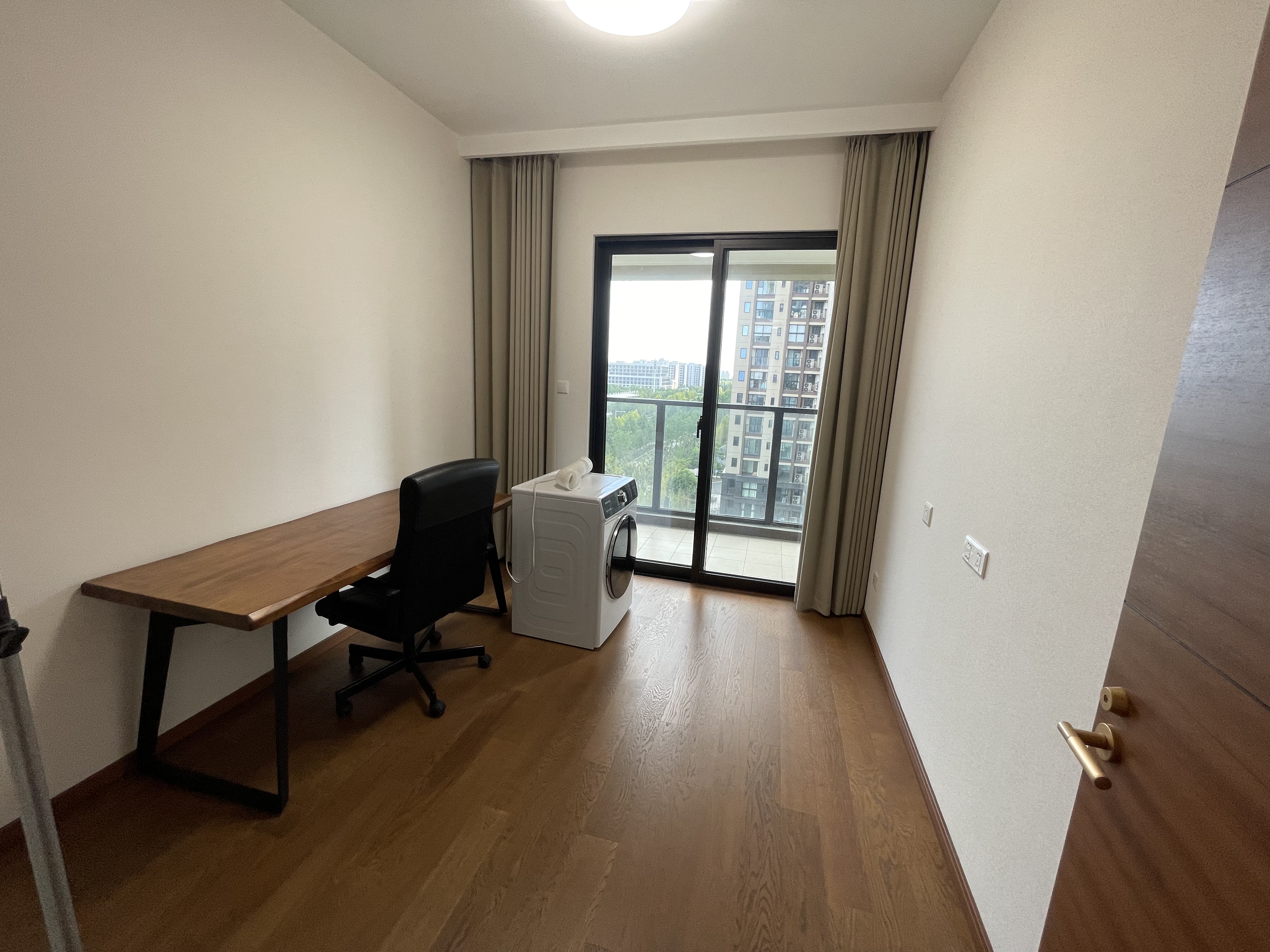 南通和风雅颂 4室2厅2卫 141m&sup2;