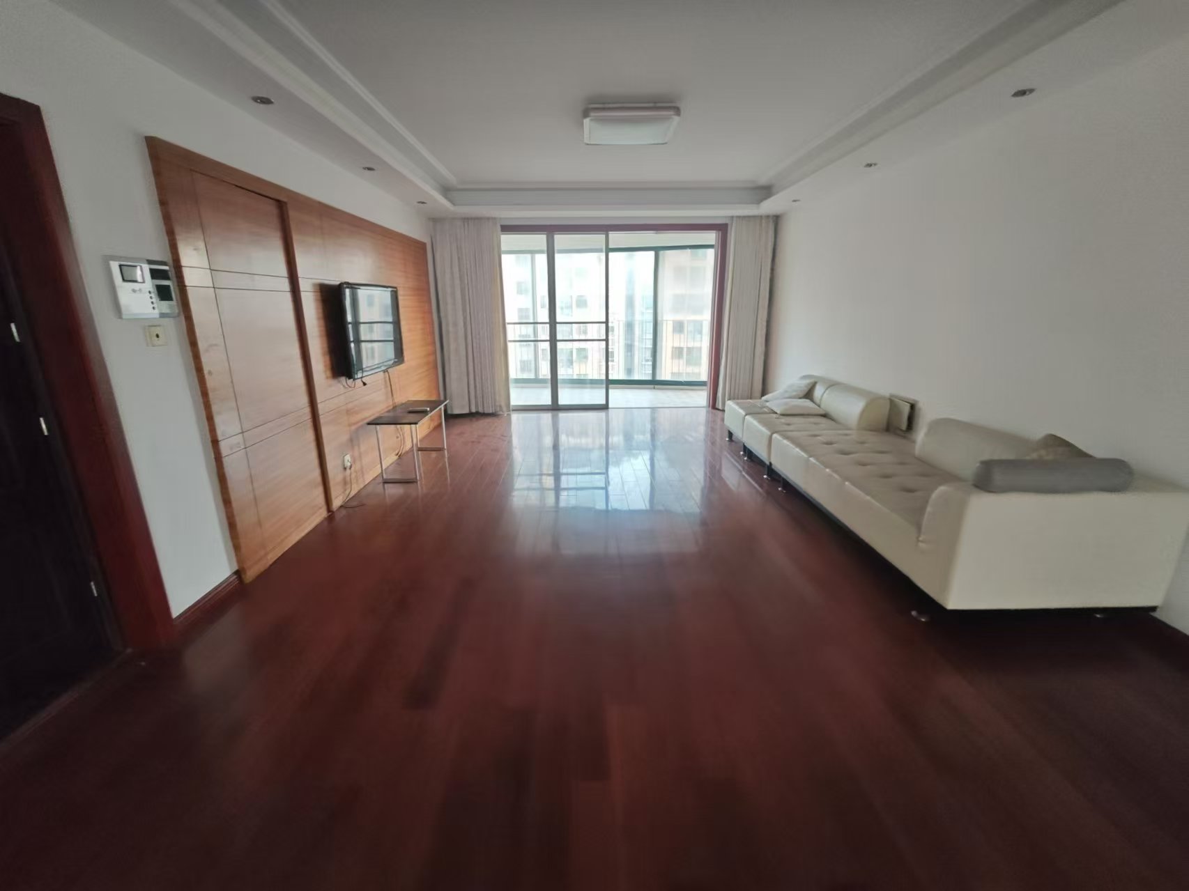 新城小区 3室2厅2卫 180.00m&sup2;