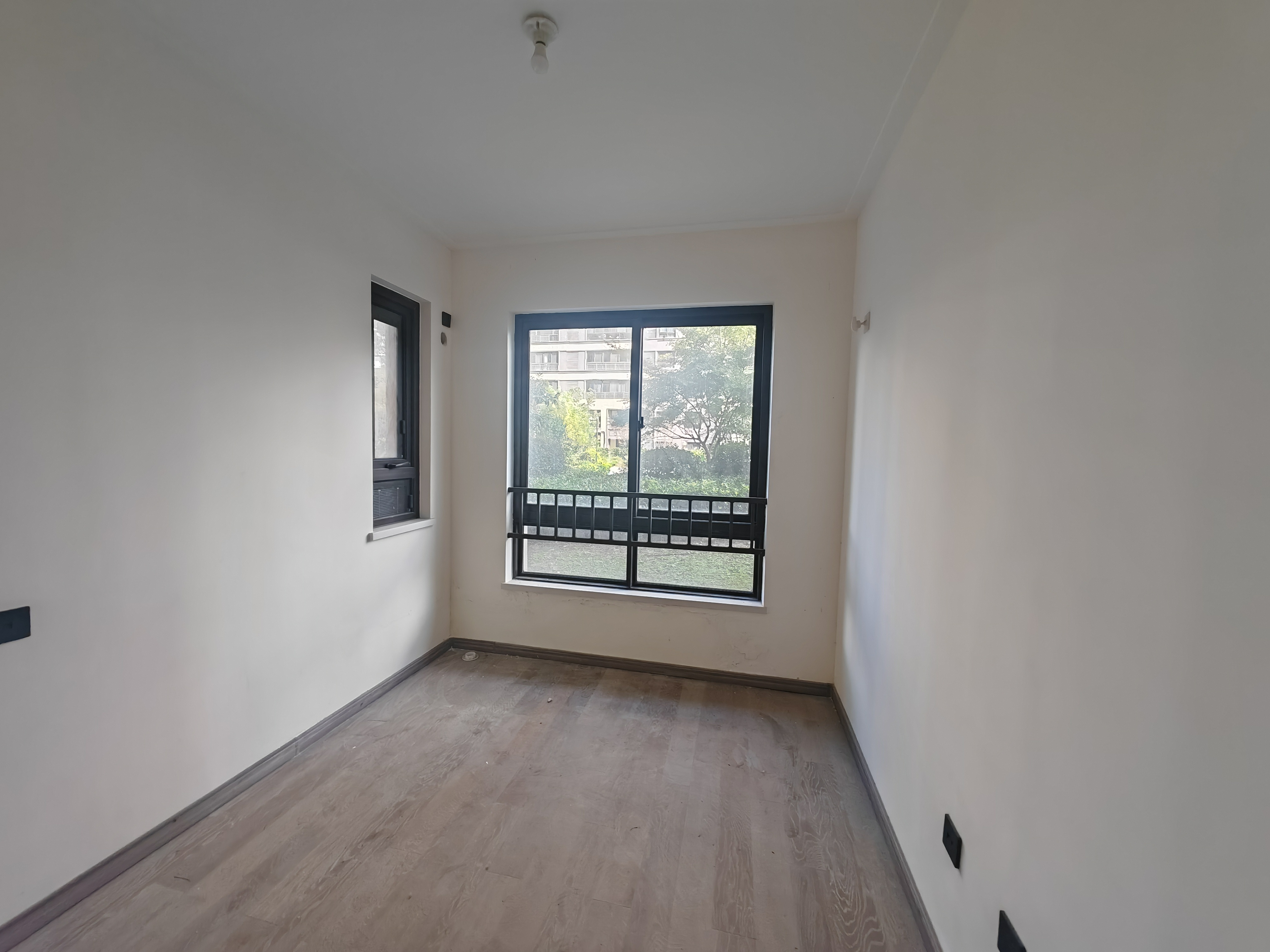湖山源著 3室2厅2卫 126m&sup2;