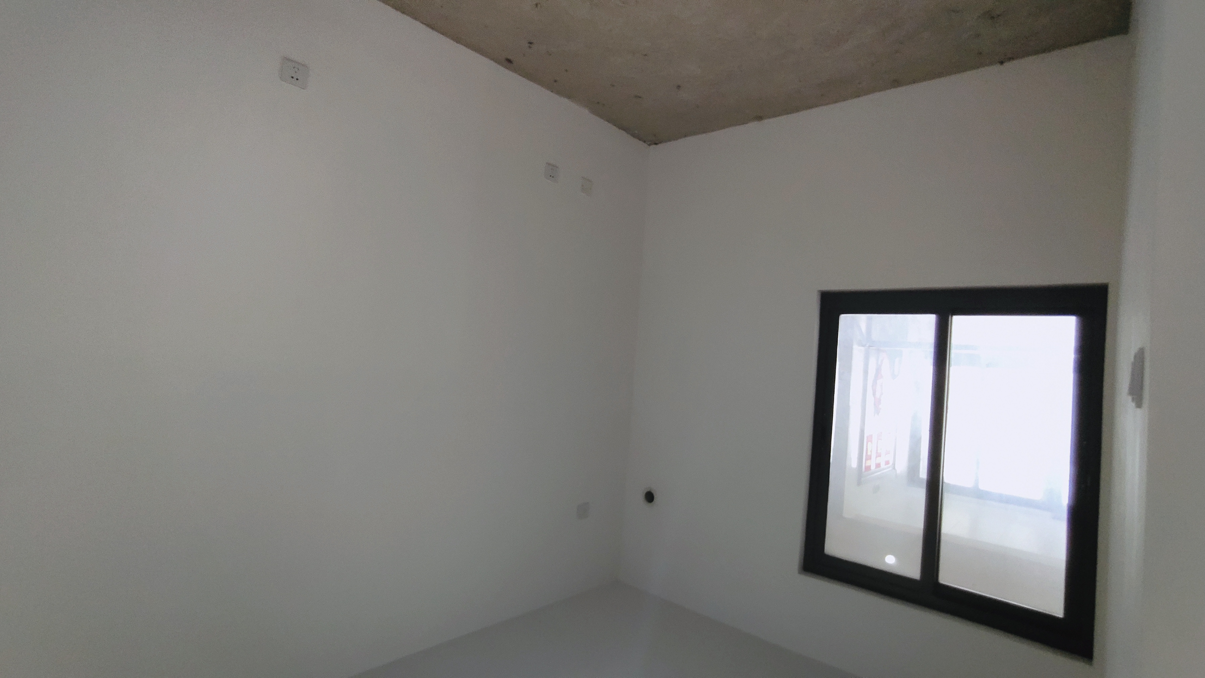 皇家花园北区 3室2厅1卫 109m&sup2;