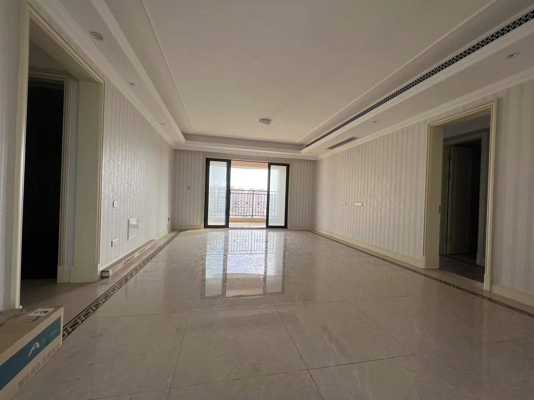 中海铂樾府 4室2厅3卫 175m&sup2;