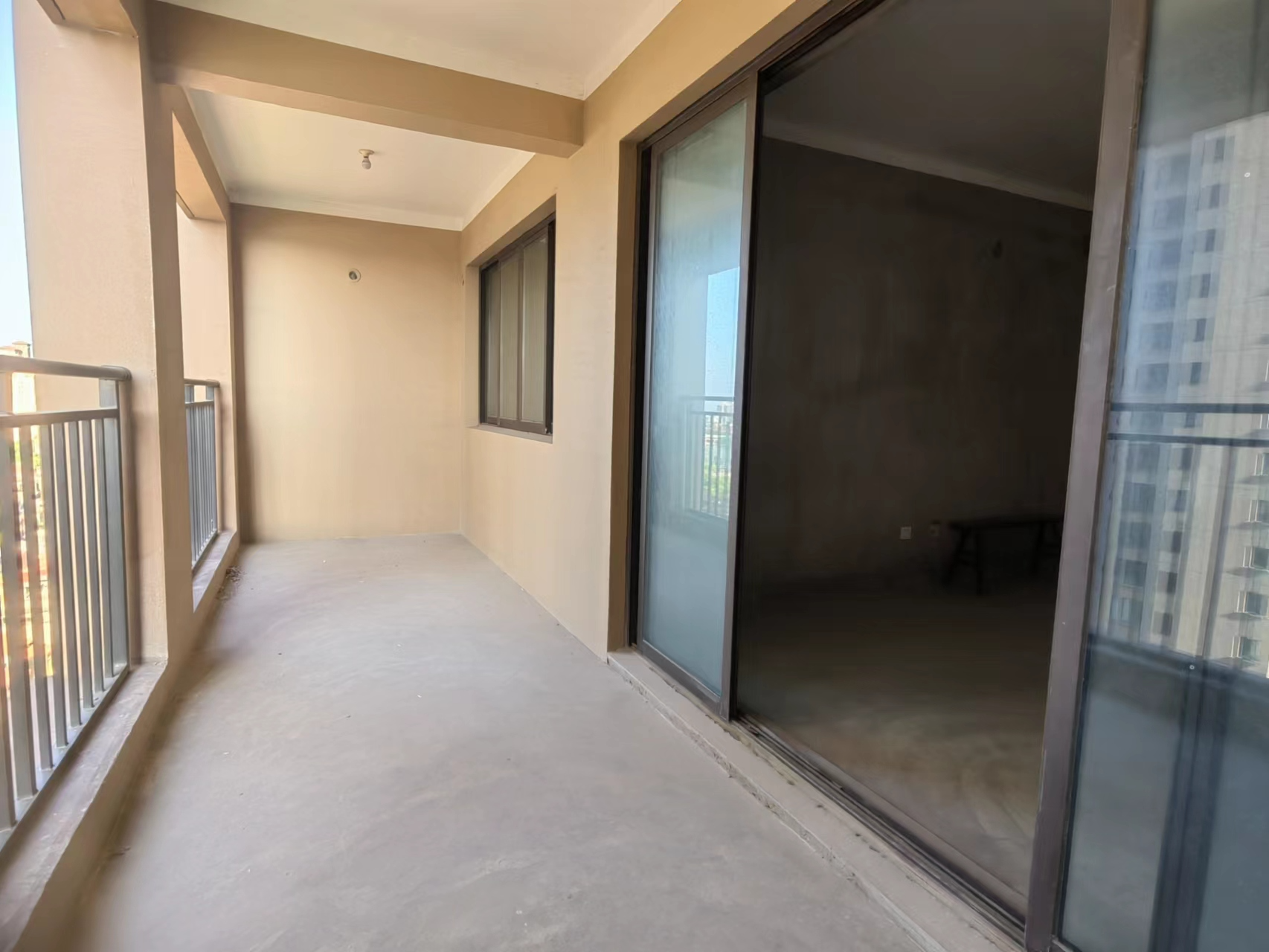 华强城四期 3室2厅2卫 128m&sup2;