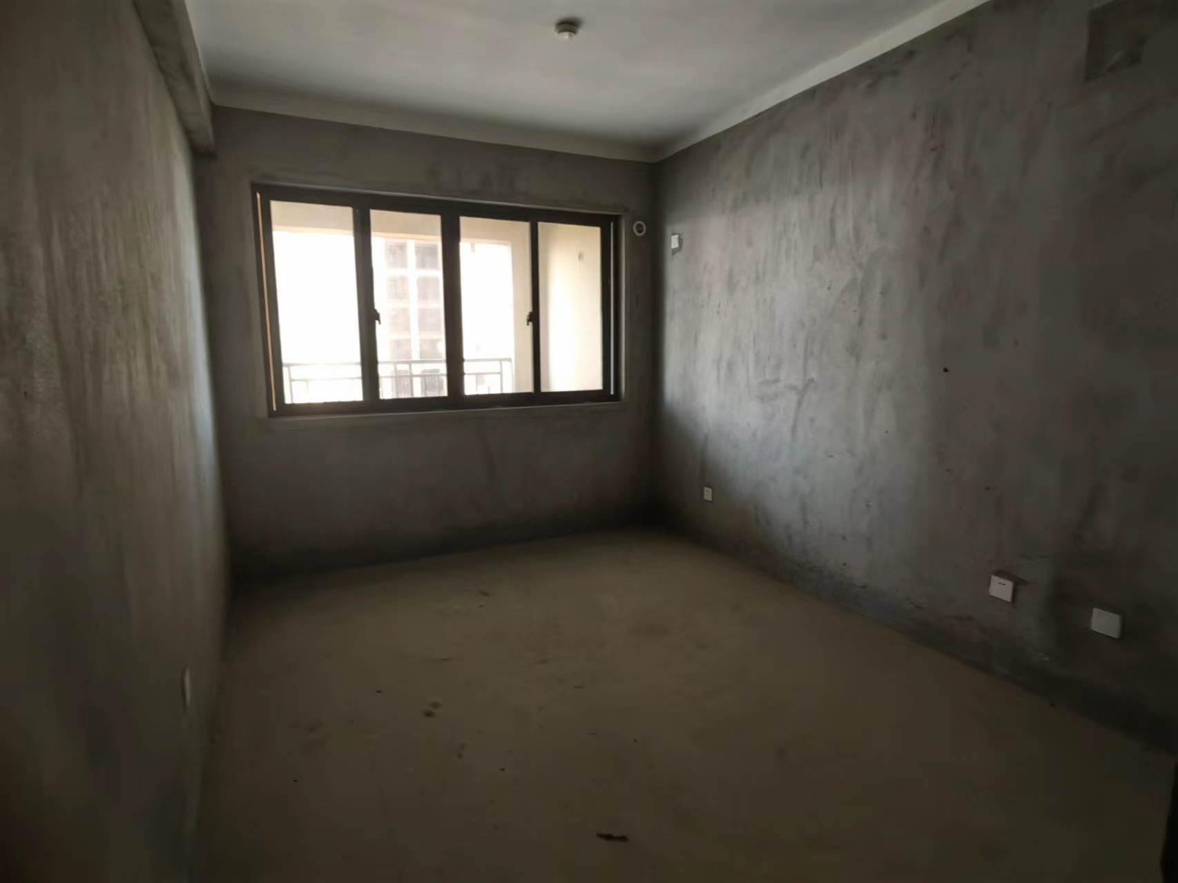 华强城四期 3室2厅2卫 128m&sup2;