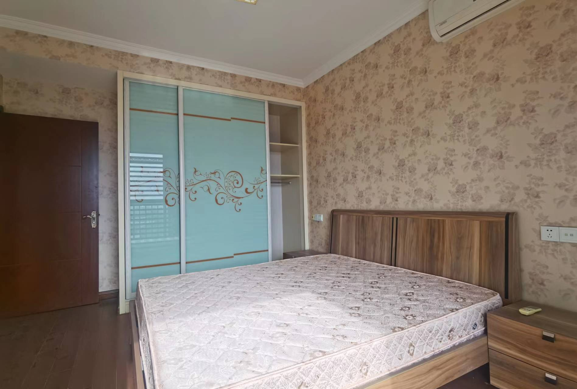 中港城 3室2厅2卫 129.88m&sup2;