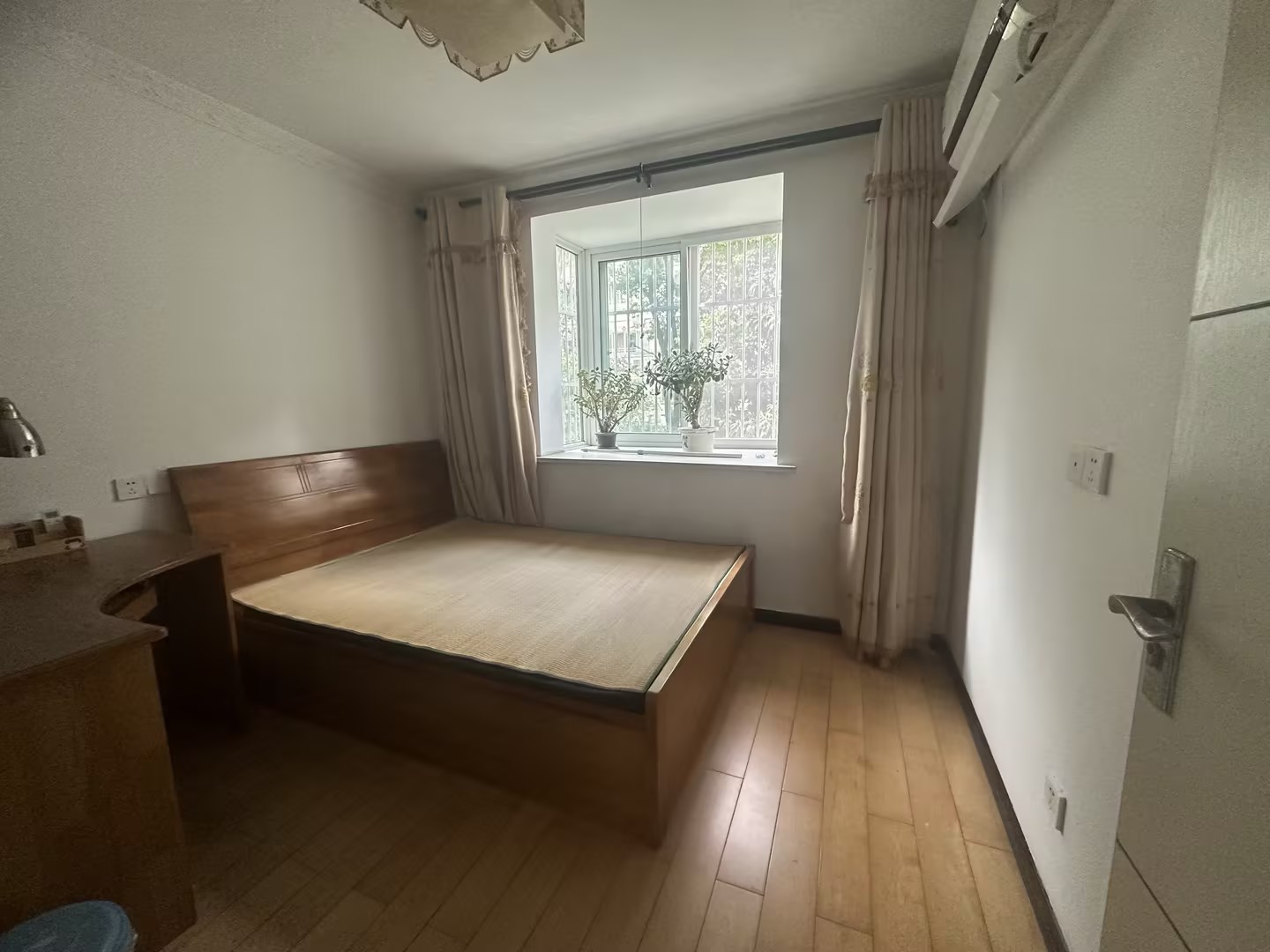 春晖花园 4室2厅1卫 110m&sup2;
