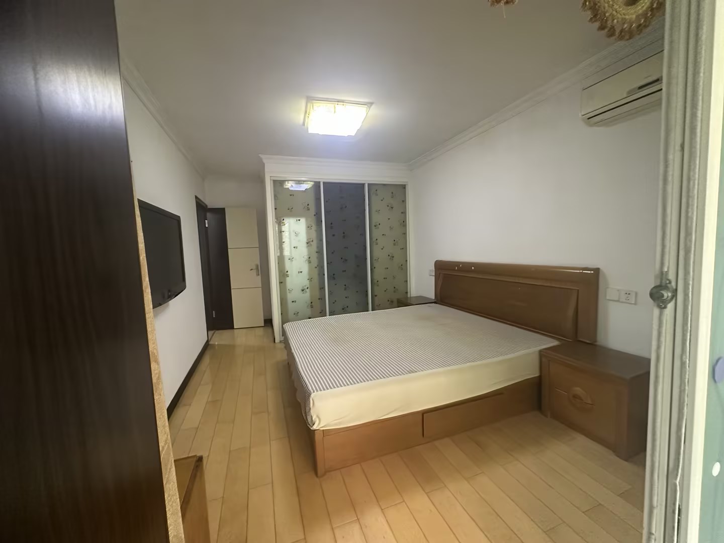 春晖花园 4室2厅1卫 110m&sup2;