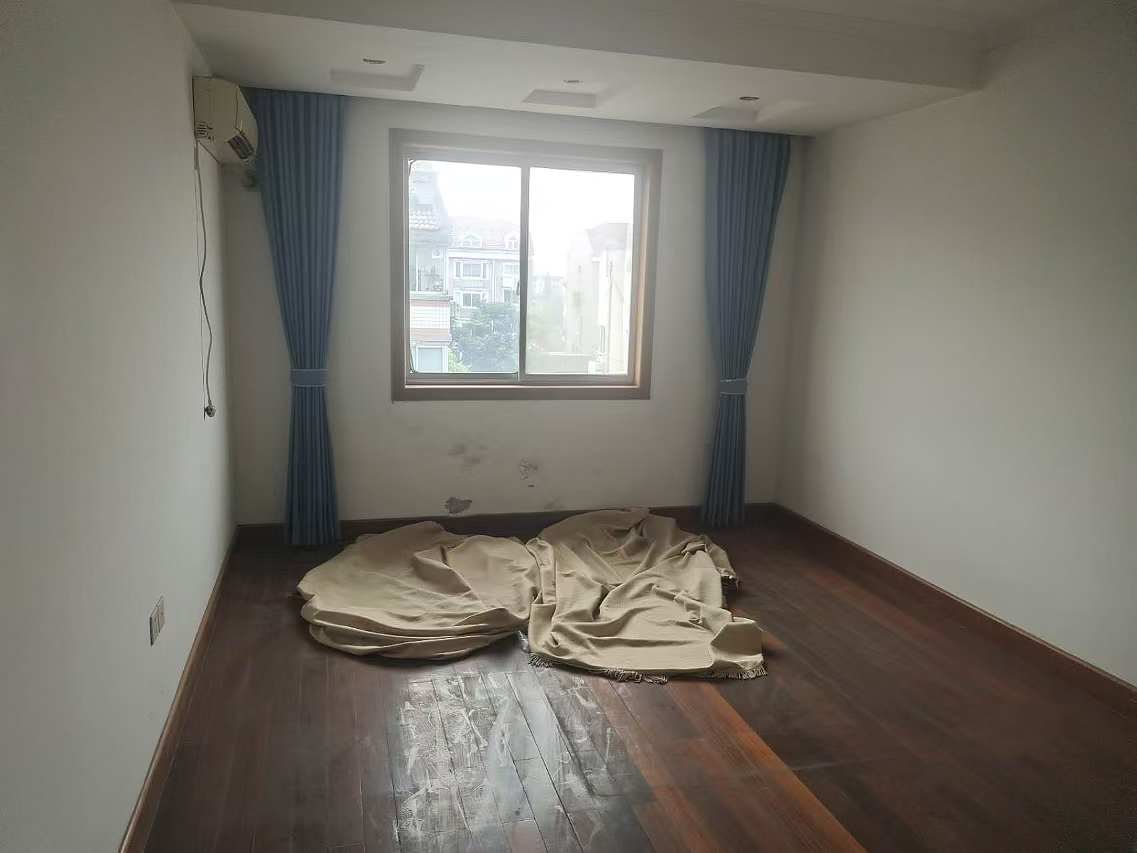 北濠顺遂楼 5室2厅2卫 145.00m&sup2;