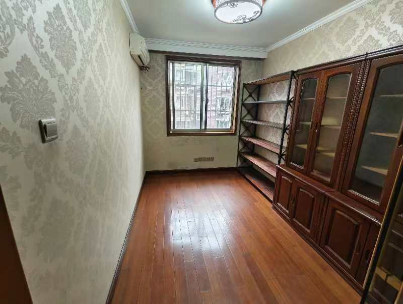 前景花苑 3室1厅1卫 110m&sup2;