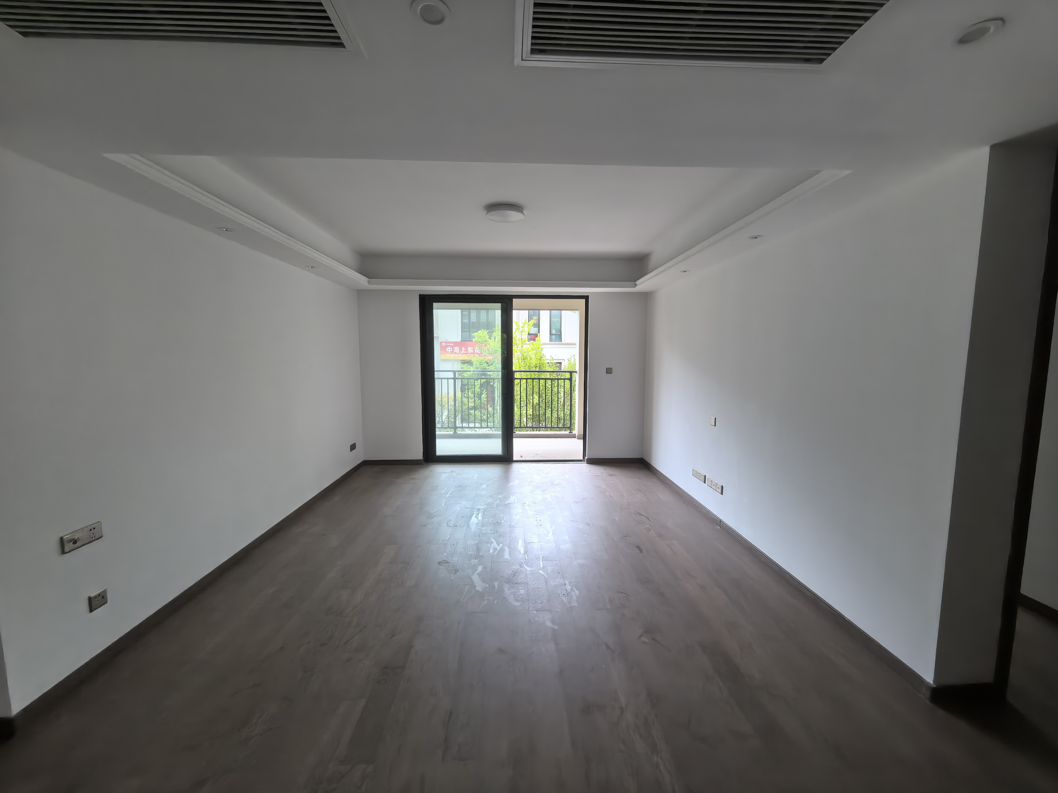 中海上东区 4室2厅2卫 143.4m&sup2;