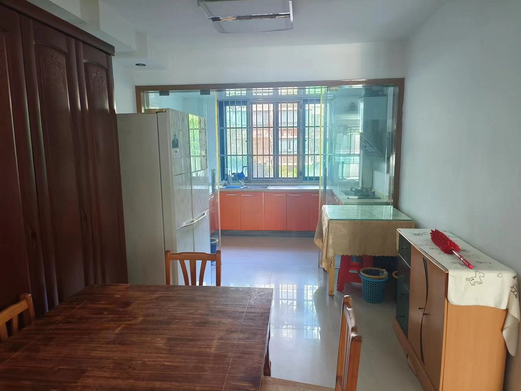 都市华城 3室2厅2卫 141m&sup2;