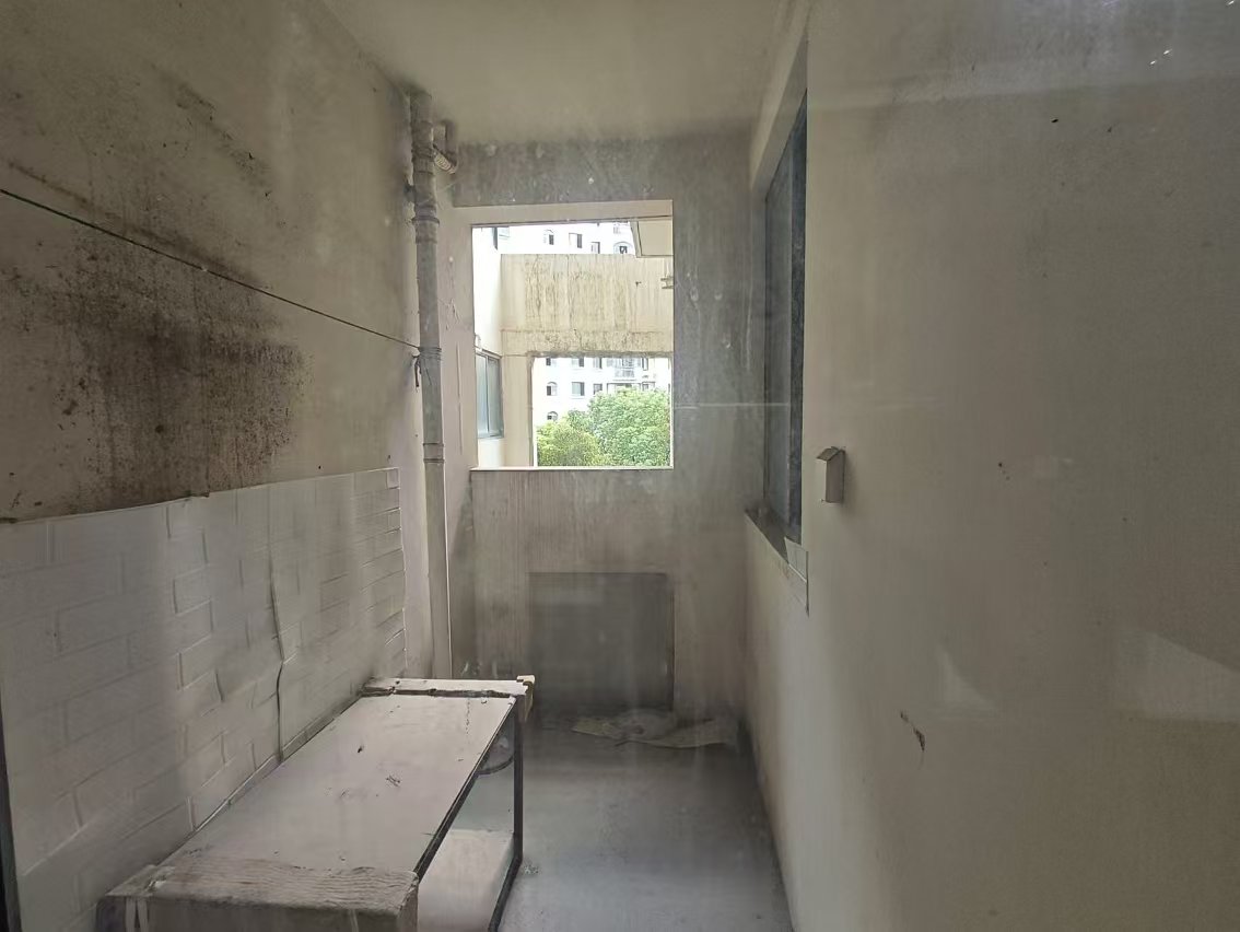 高迪晶城 3室2厅1卫 113m&sup2;