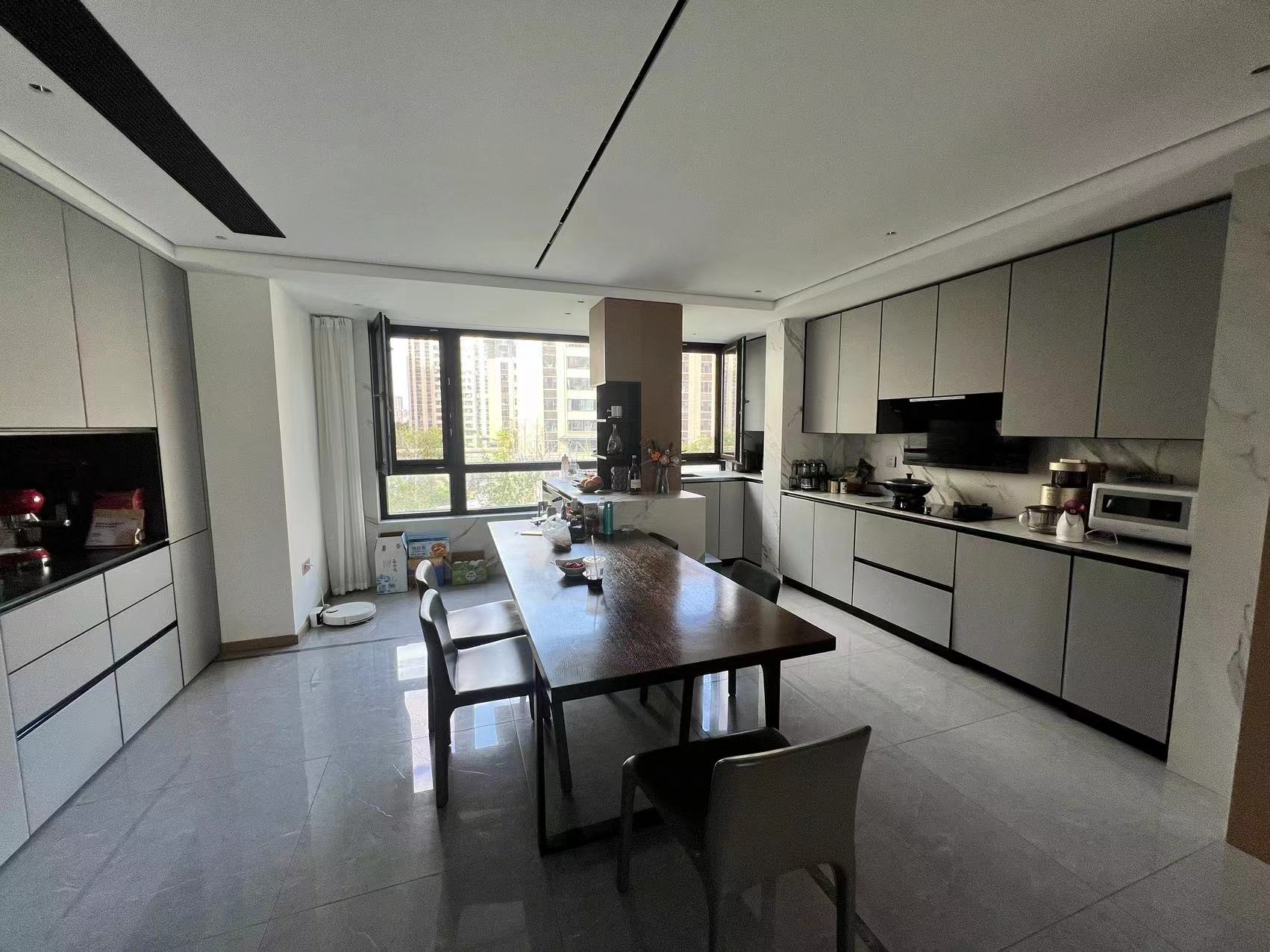 珑府 5室2厅2卫 175m&sup2;