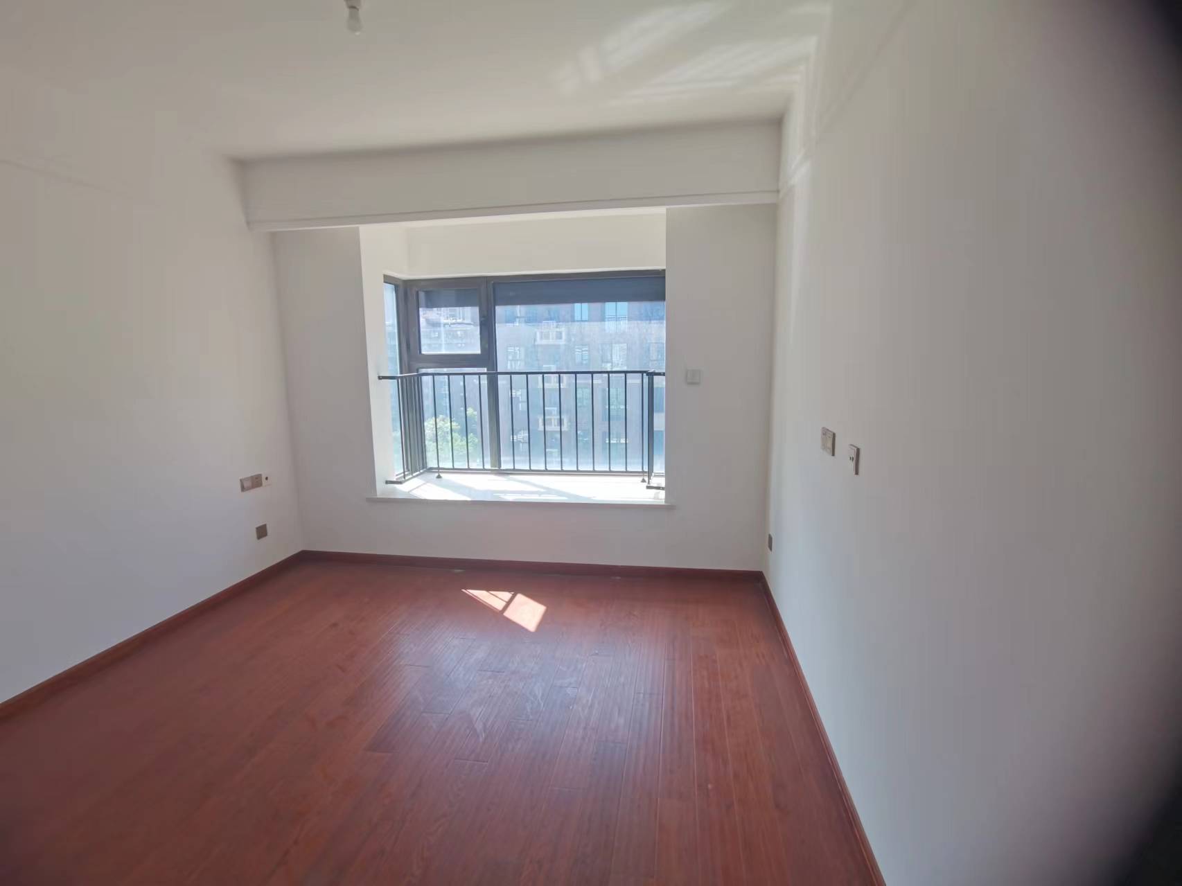 林肯公园 4室2厅2卫 122m&sup2;