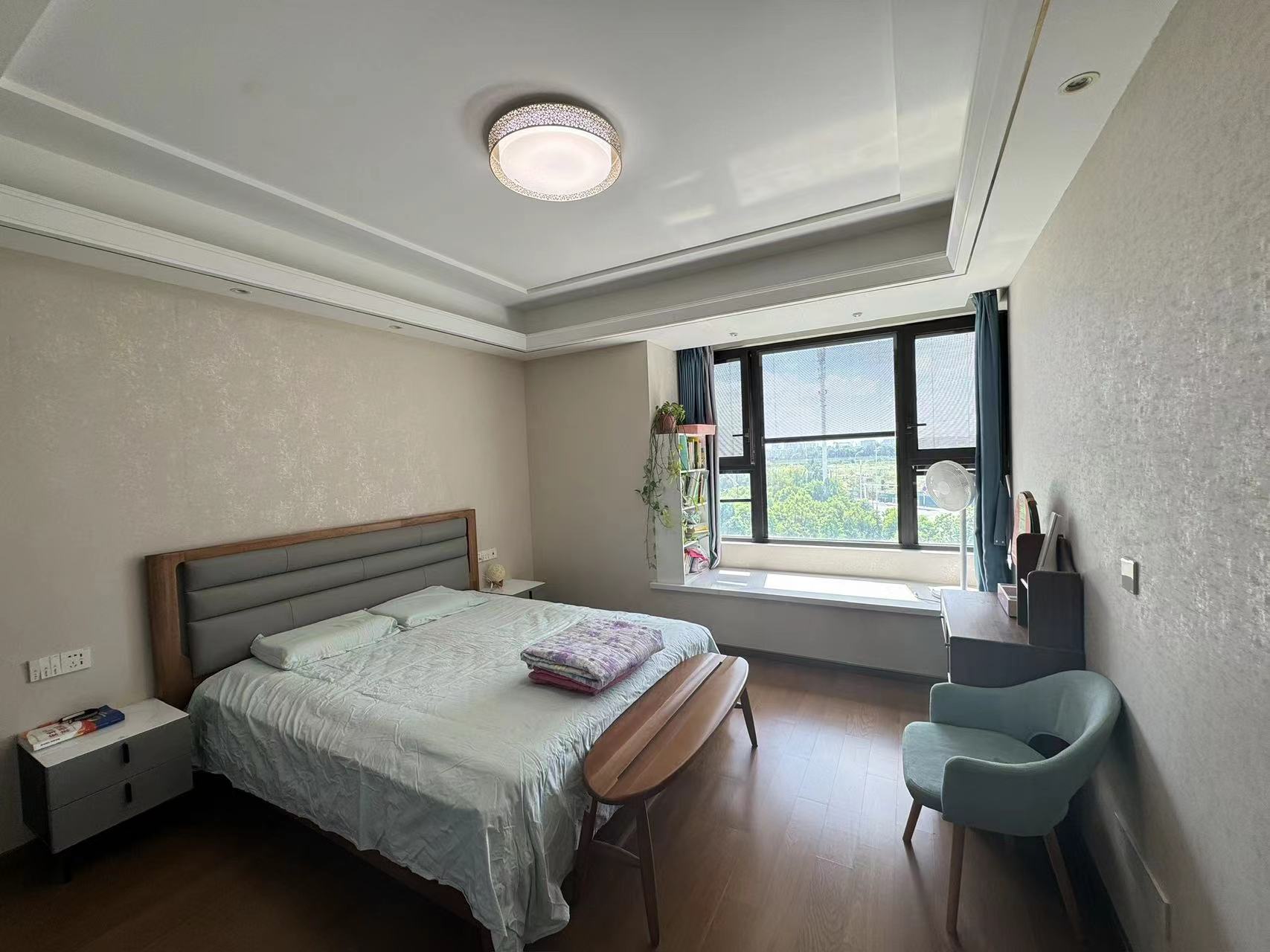 绿城沁园 3室2厅2卫 133m²